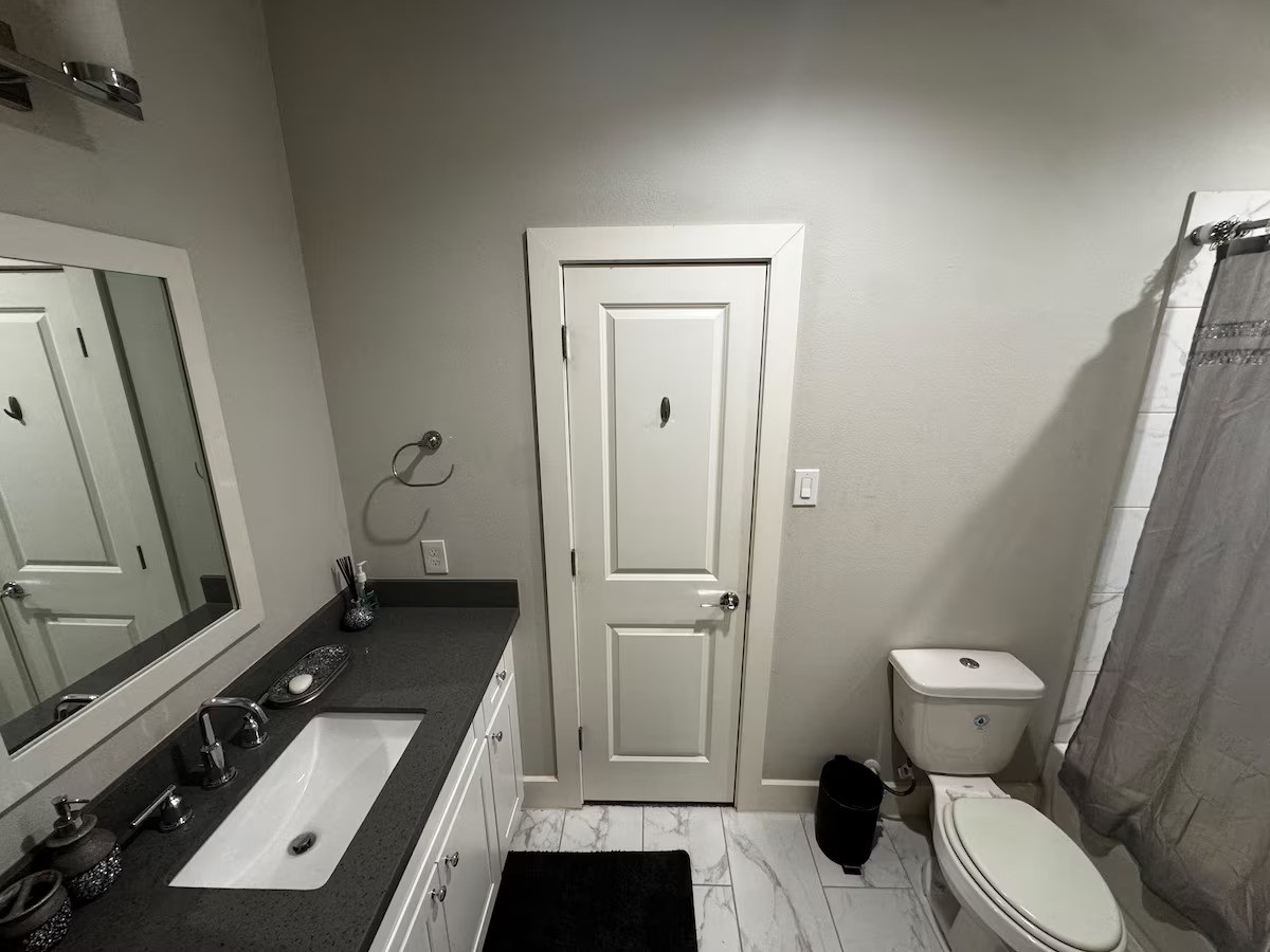 3307 Daphne Street Property Photo 9