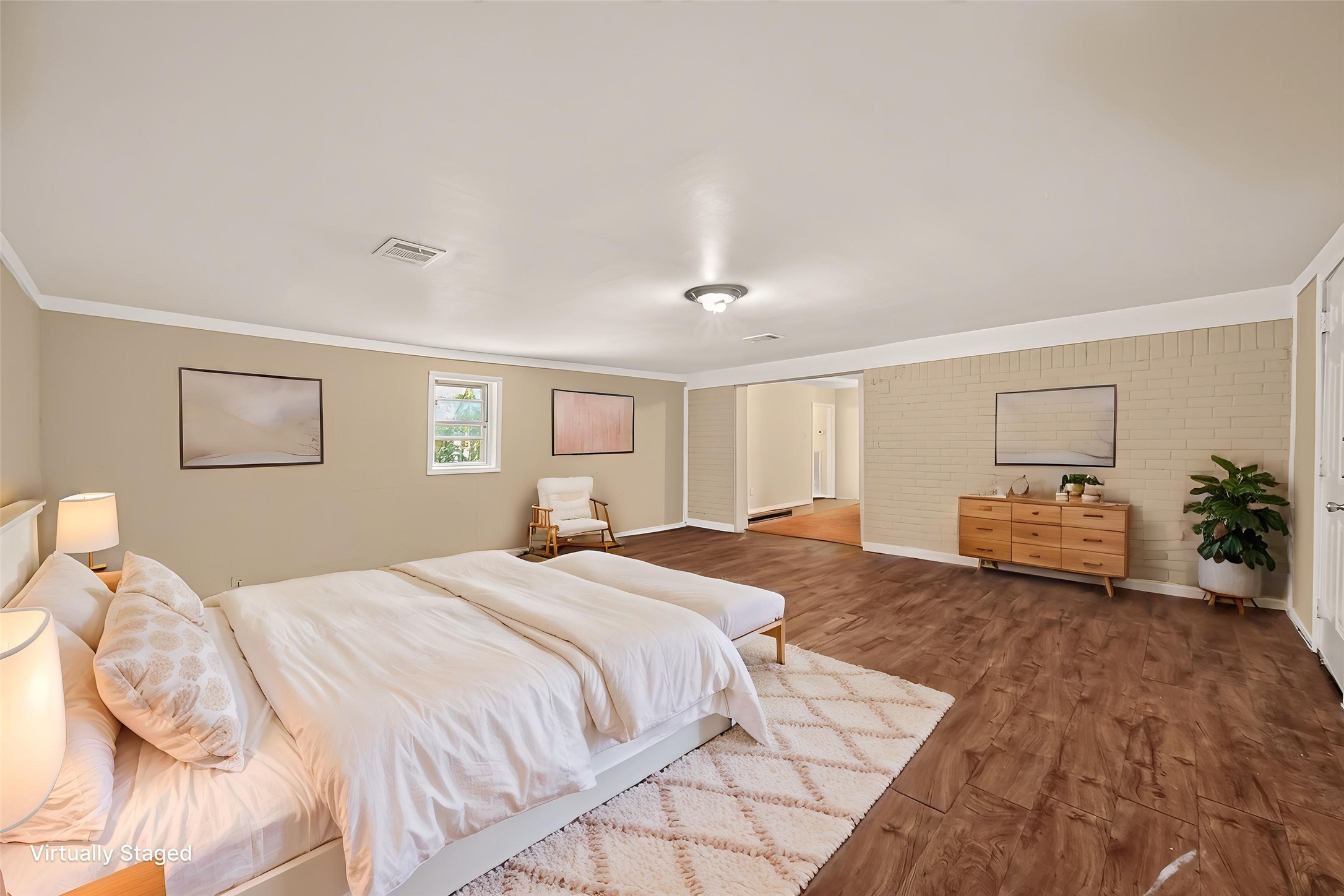 11819 Leitrim Way Property Photo 5