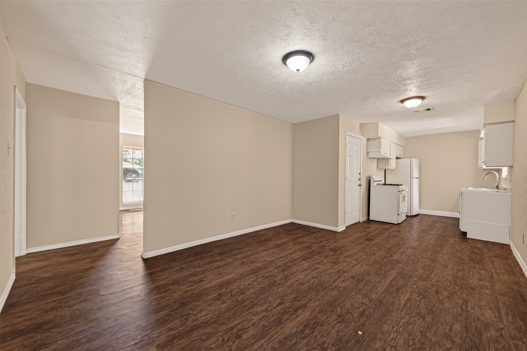 11819 Leitrim Way Property Photo 10
