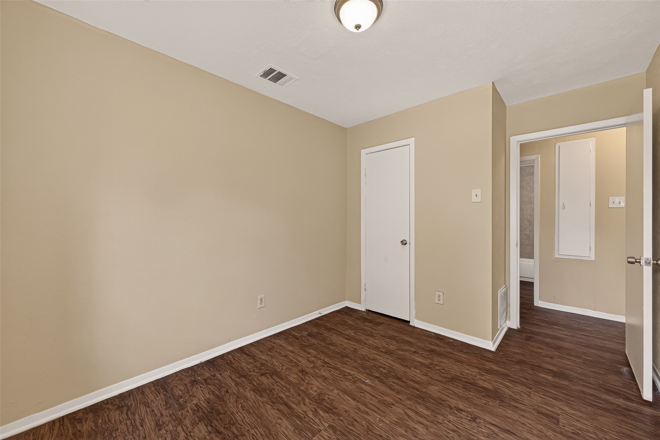 11819 Leitrim Way Property Photo 16