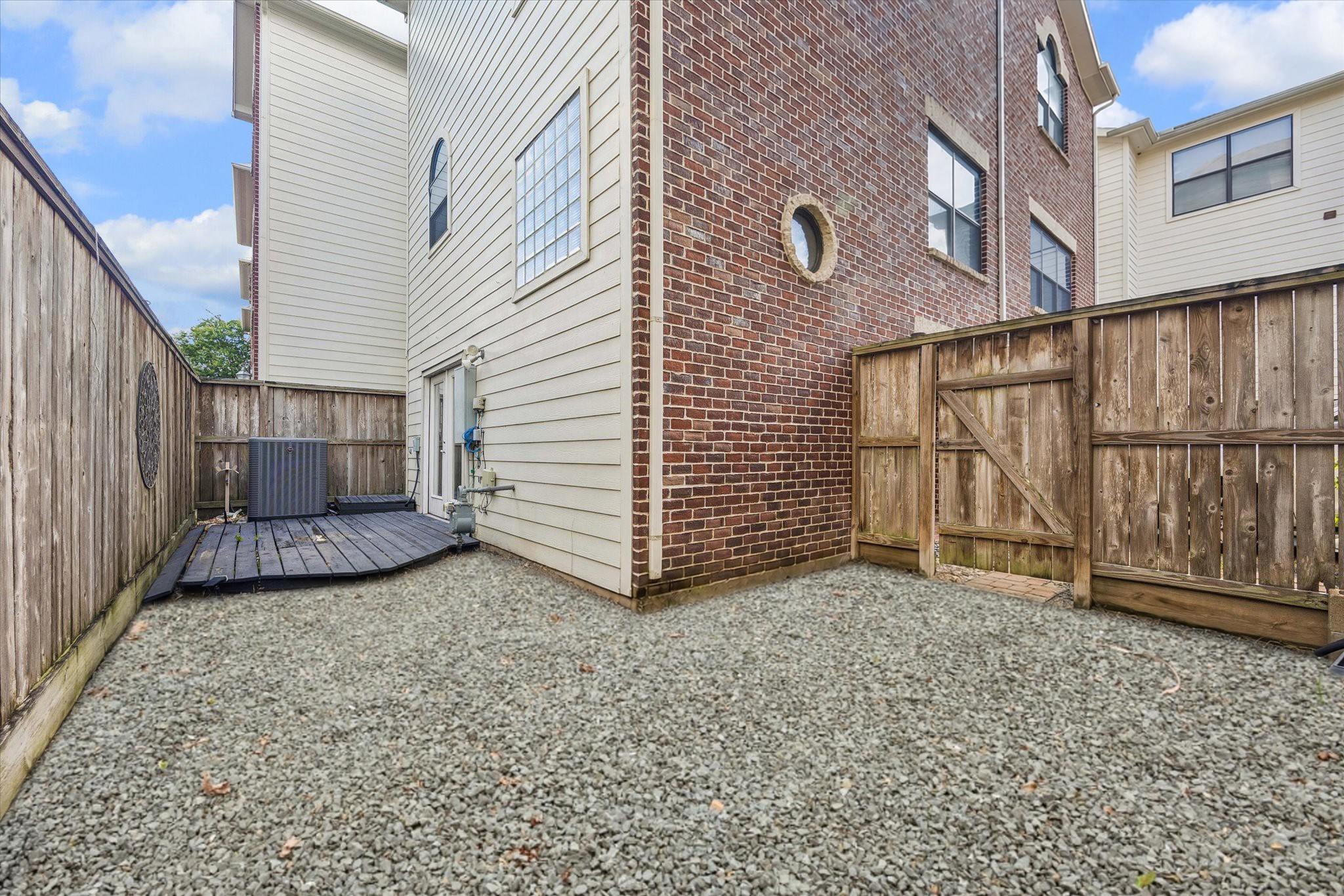5813 Darling Street A Property Photo 2