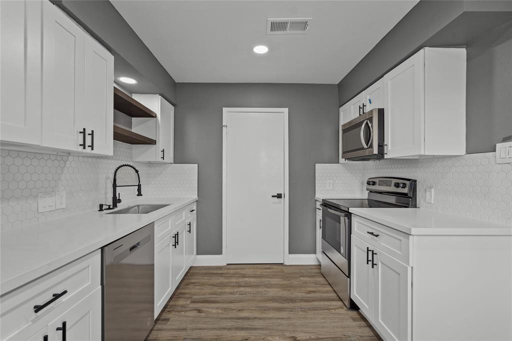 2015 Rosalee Street 3 Property Photo 1