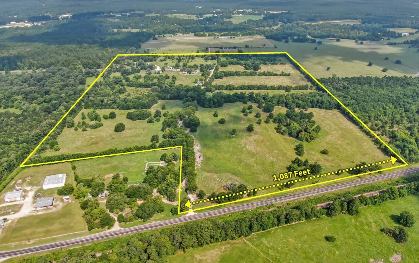 880 Tafelski Road Property Photo 4