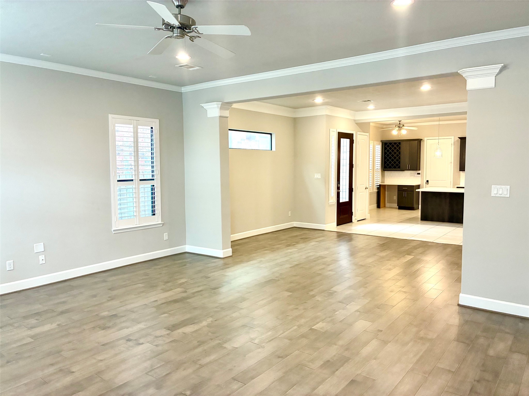 5018 Dickson Street Property Photo 6