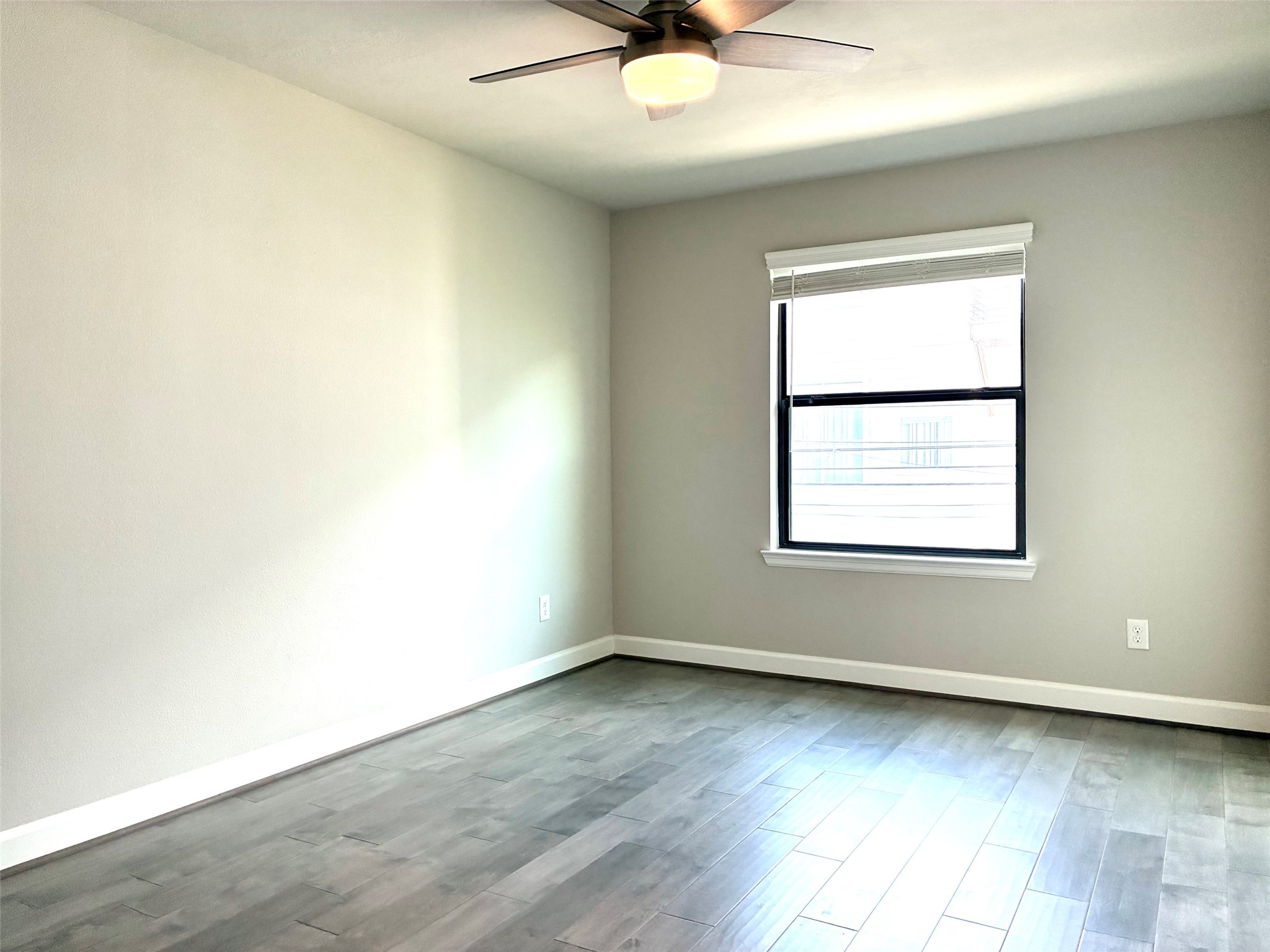5018 Dickson Street Property Photo 14
