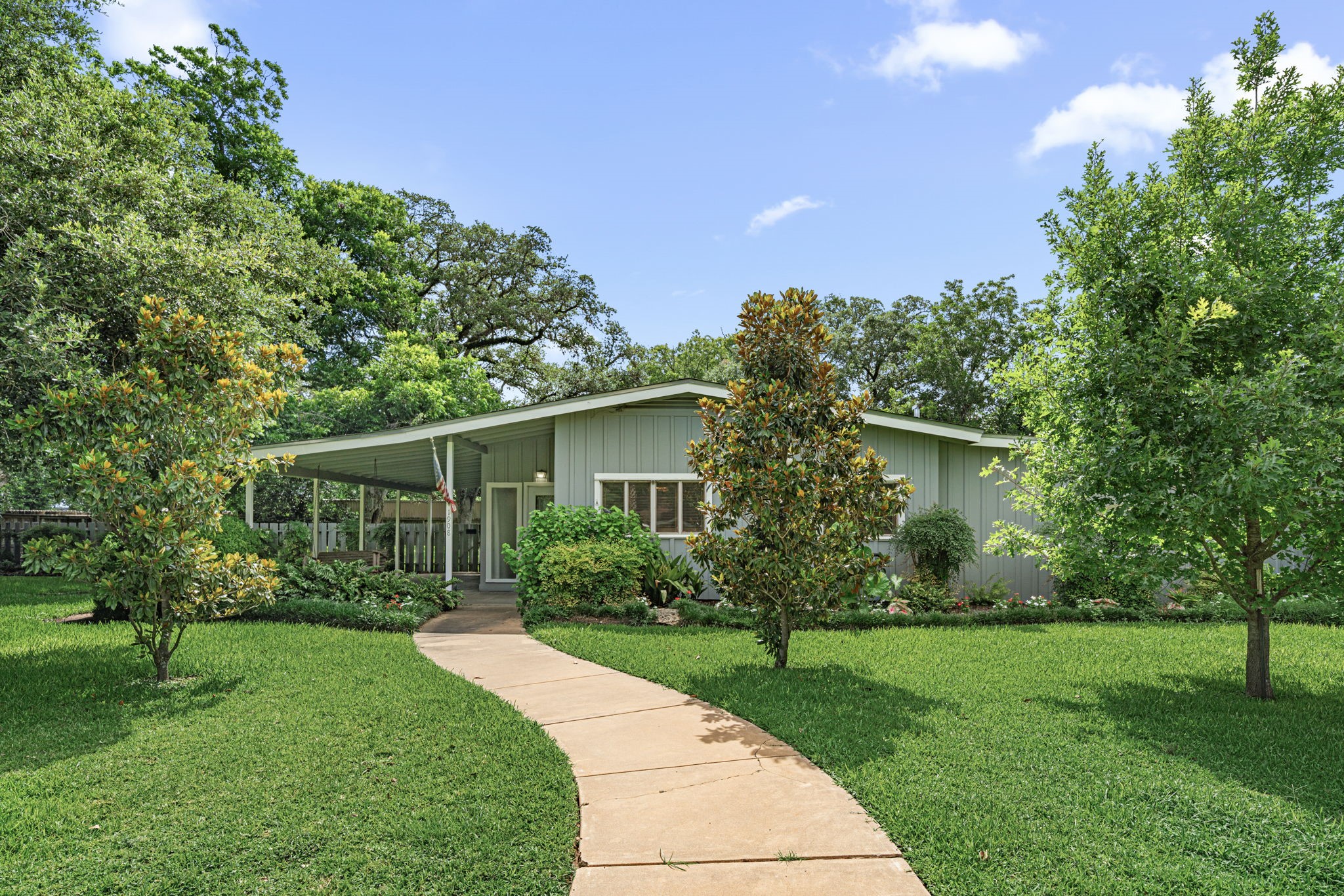 1908 Milam Street Property Photo 1