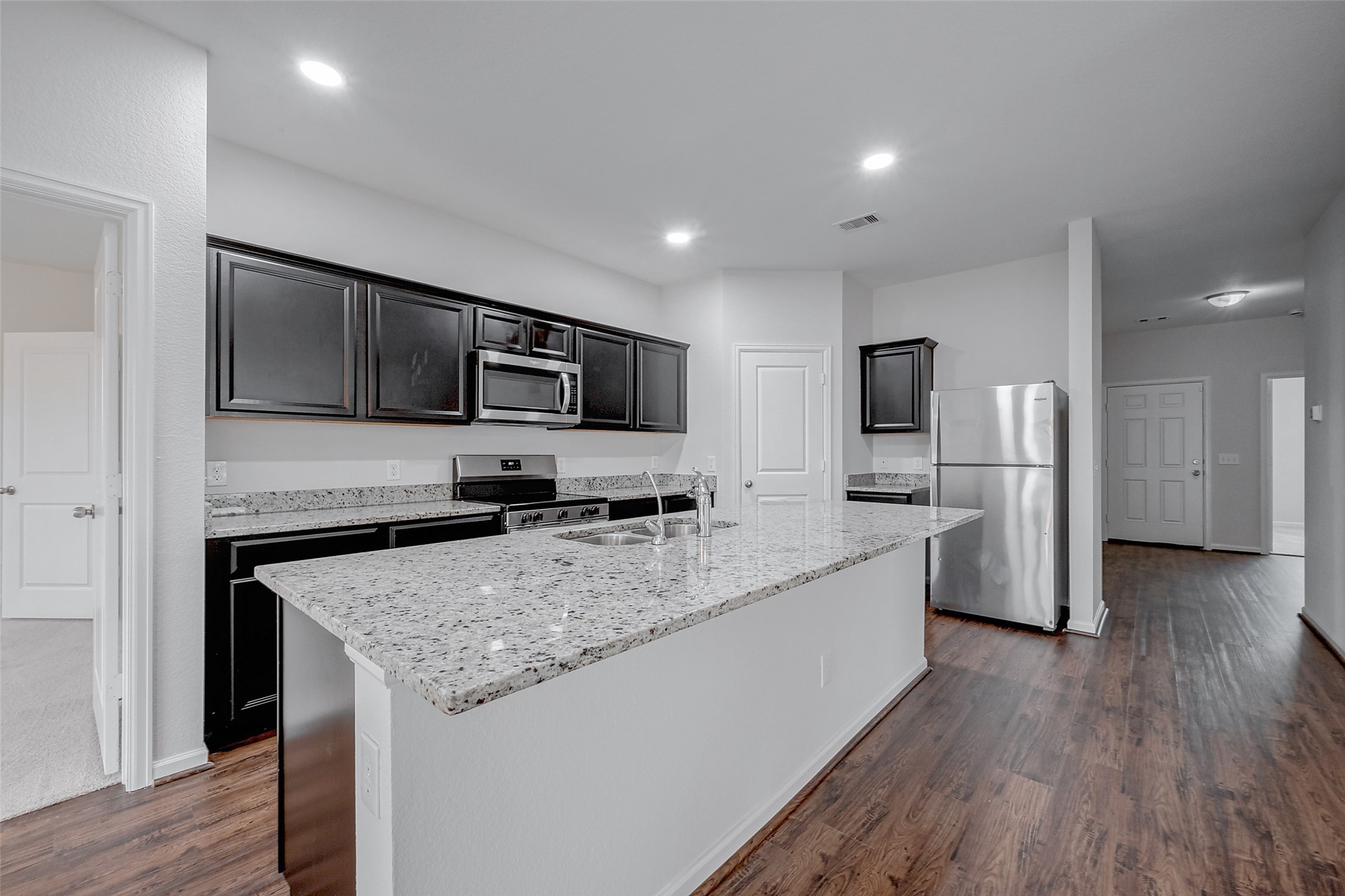 1025 Banyon Tree Lane Property Photo 6
