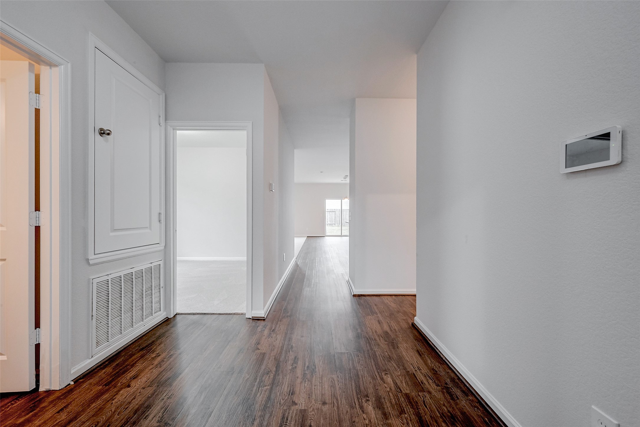 1025 Banyon Tree Lane Property Photo 9