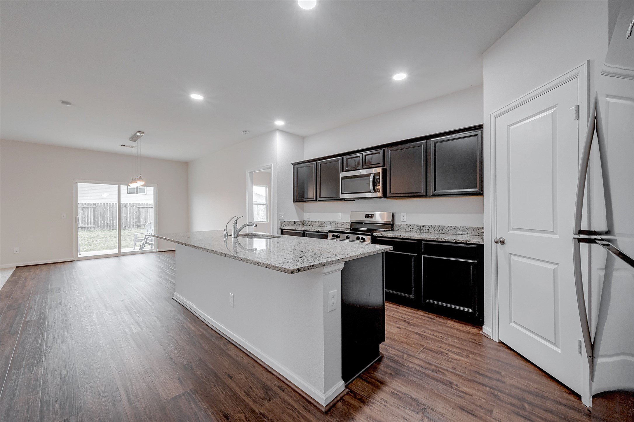 1025 Banyon Tree Lane Property Photo 18