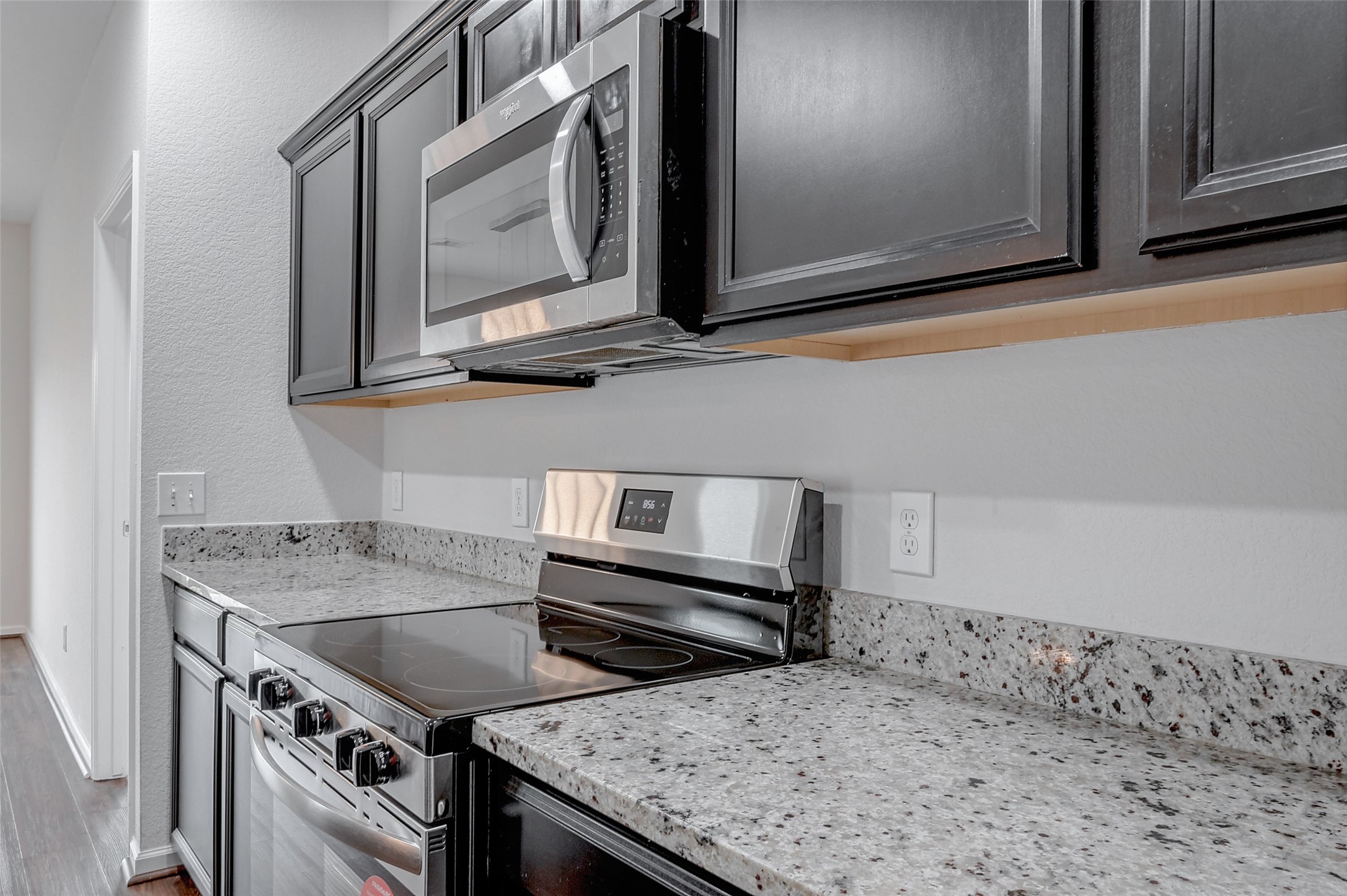 1025 Banyon Tree Lane Property Photo 23