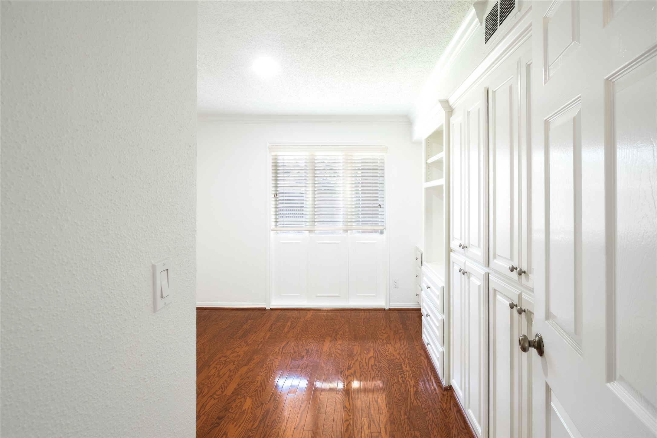 6521 Bayou Glen Road Property Photo 5