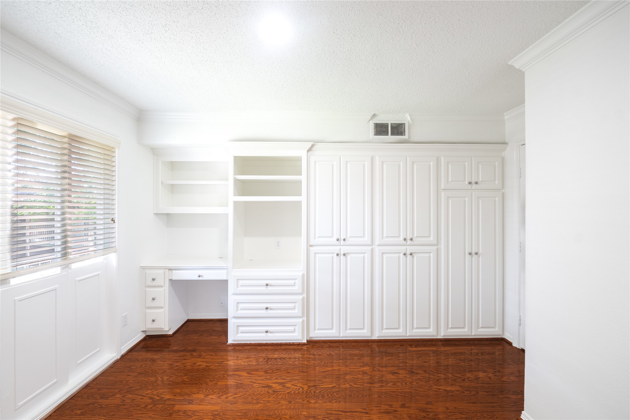 6521 Bayou Glen Road Property Photo 6