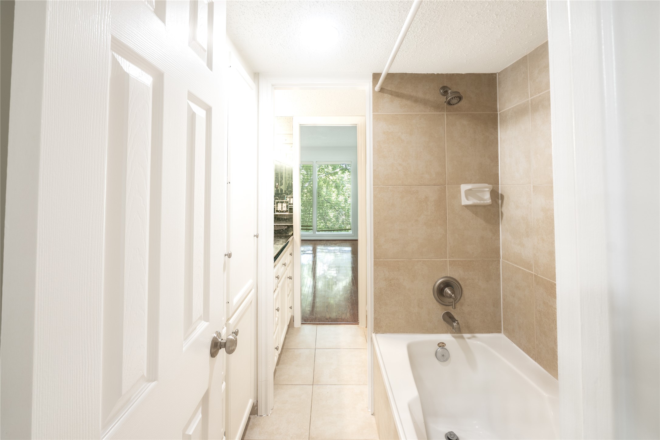 6521 Bayou Glen Road Property Photo 11