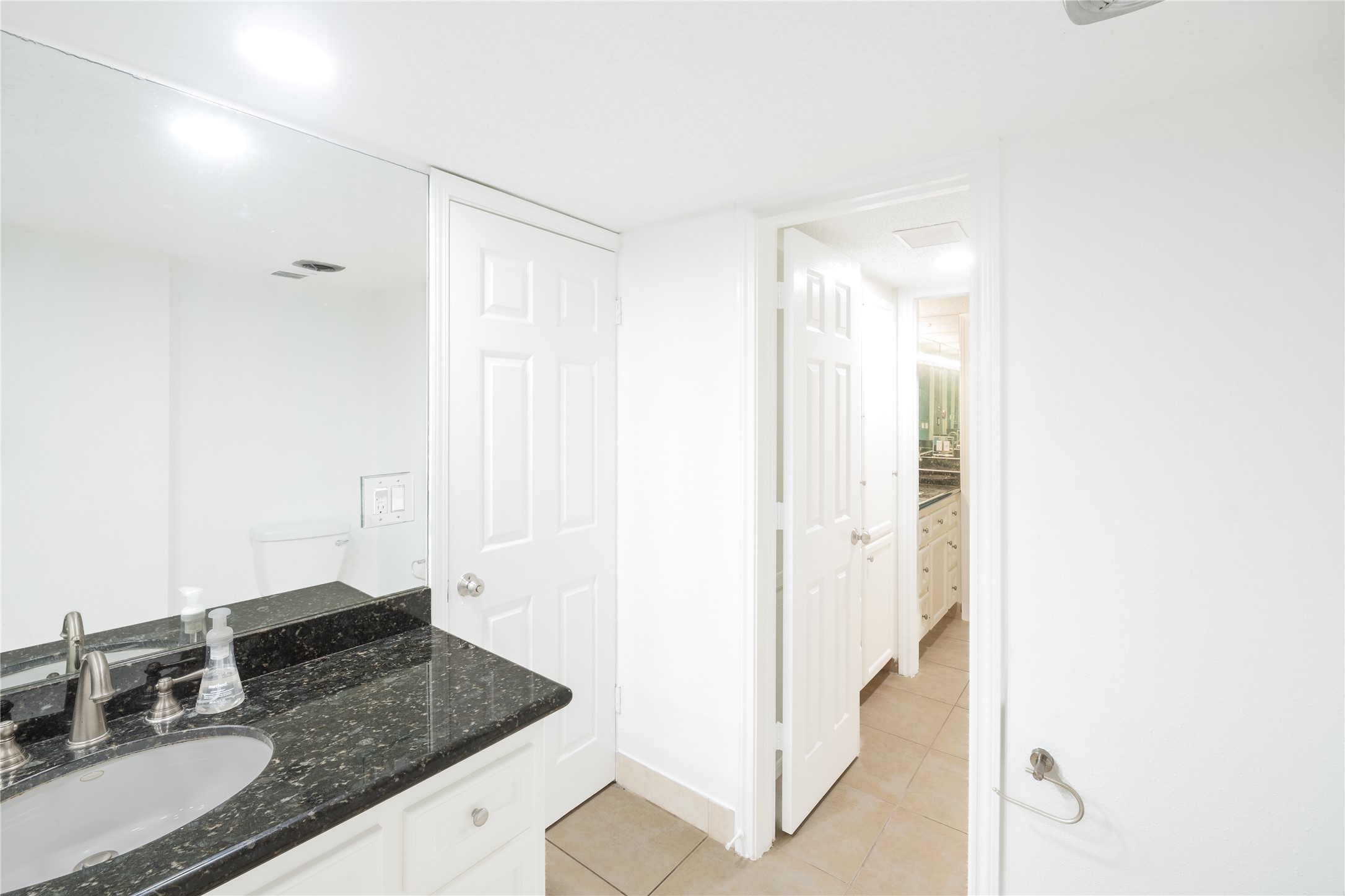 6521 Bayou Glen Road Property Photo 13