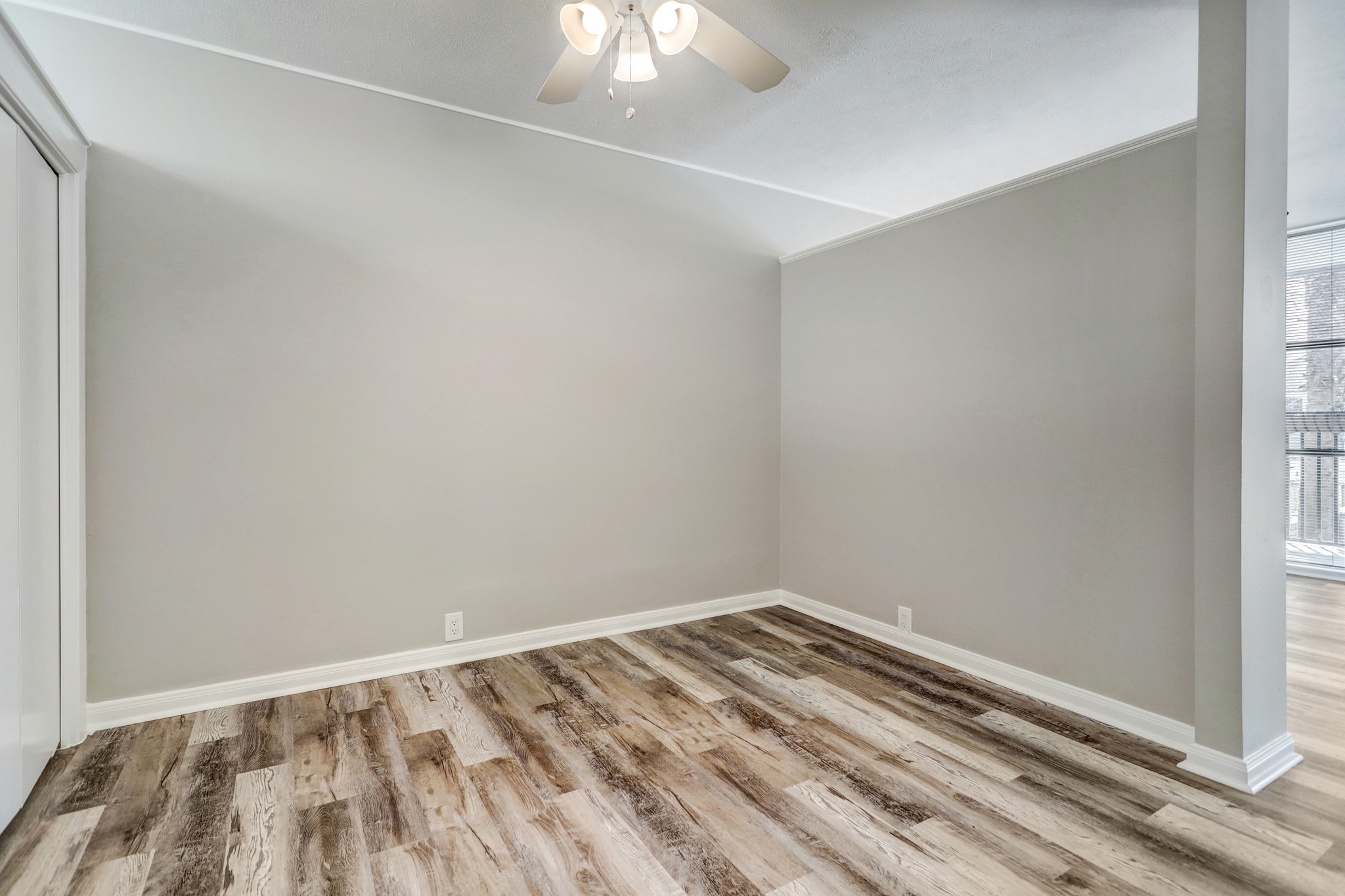 1901 Whitney Street 4 Property Photo 9