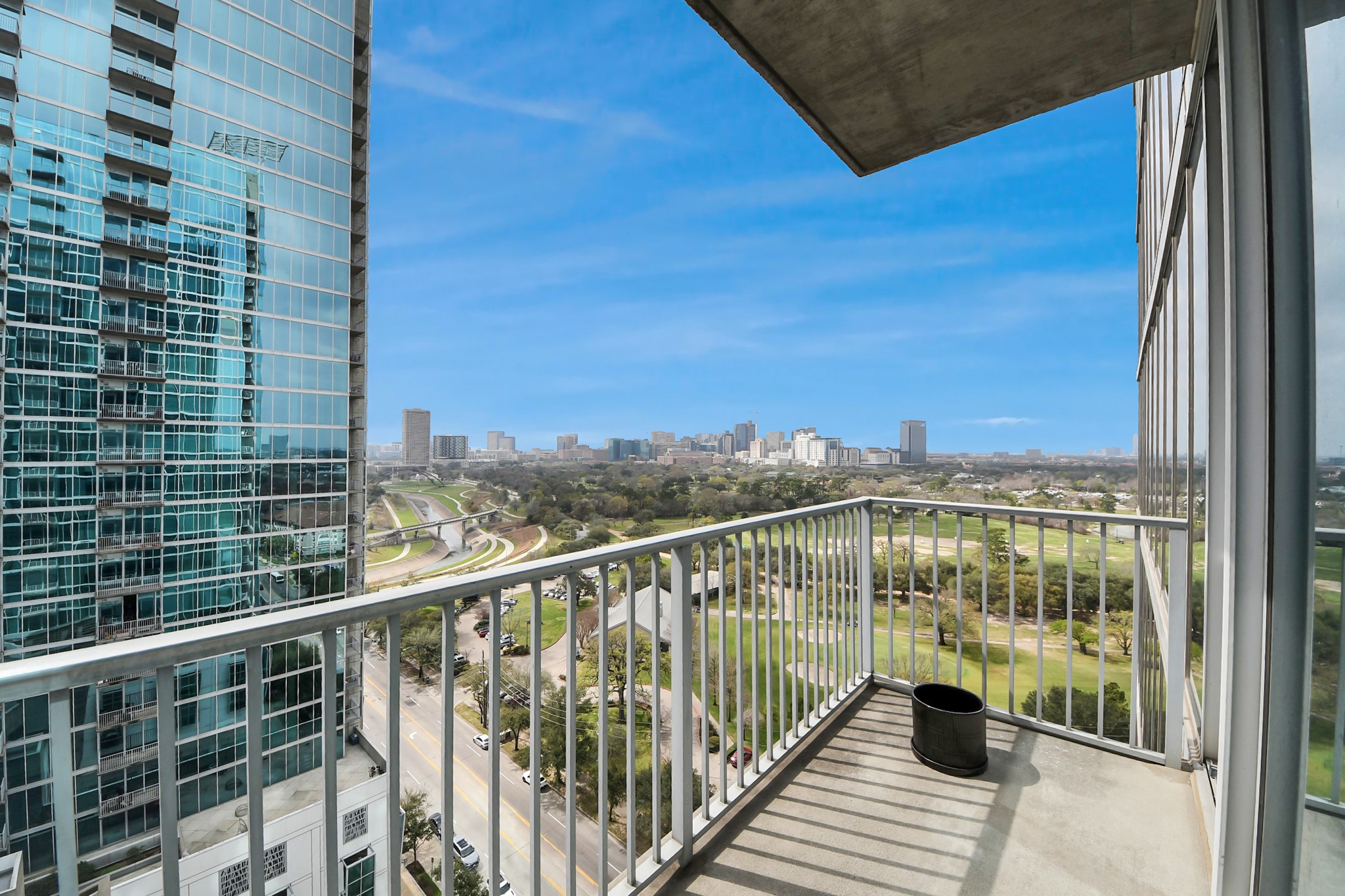 5925 Almeda Road 11616 Property Photo 14