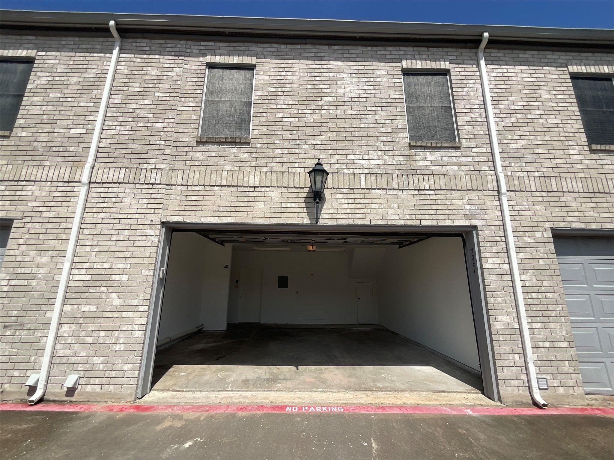 7387 Regency Square Court Property Photo 24