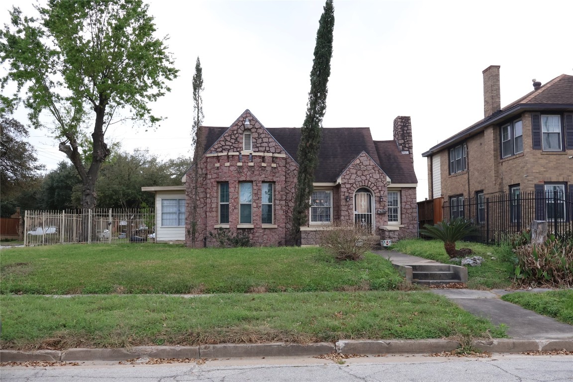2322 Oakdale Street Property Photo 1