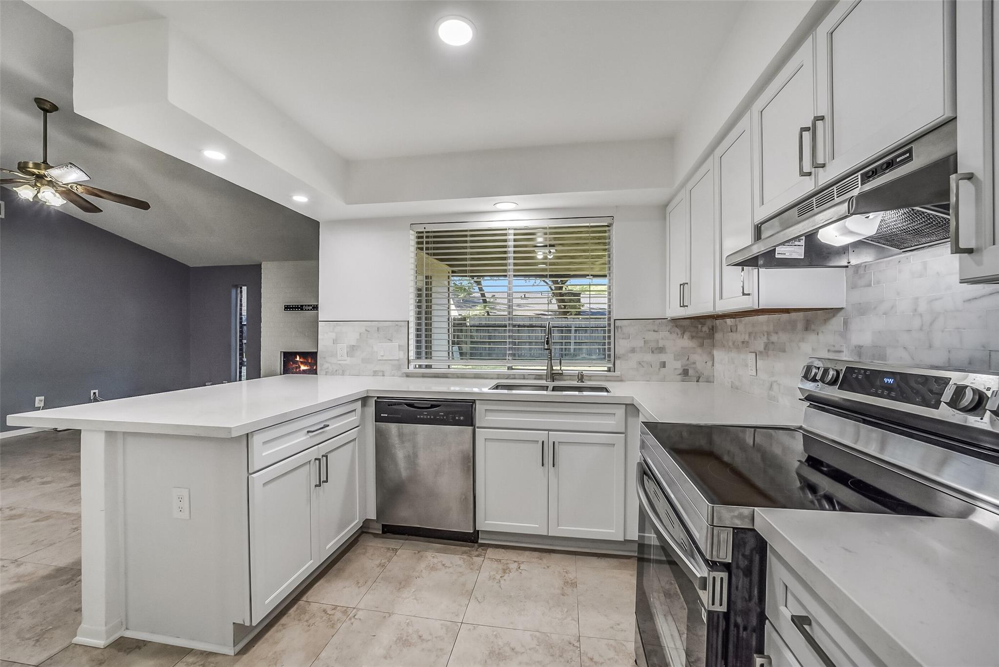 6906 Windy Pines Drive Property Photo 10