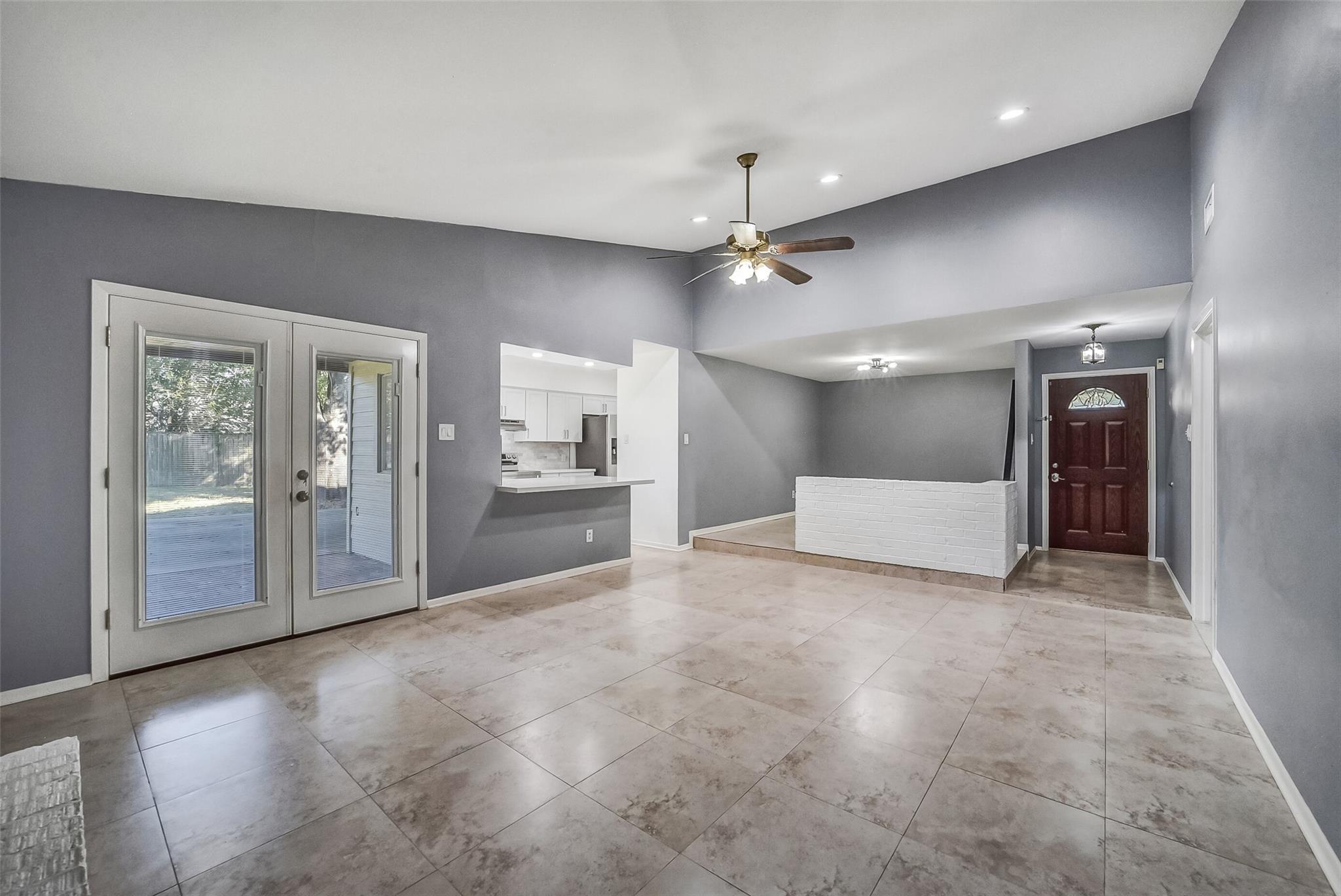 6906 Windy Pines Drive Property Photo 11