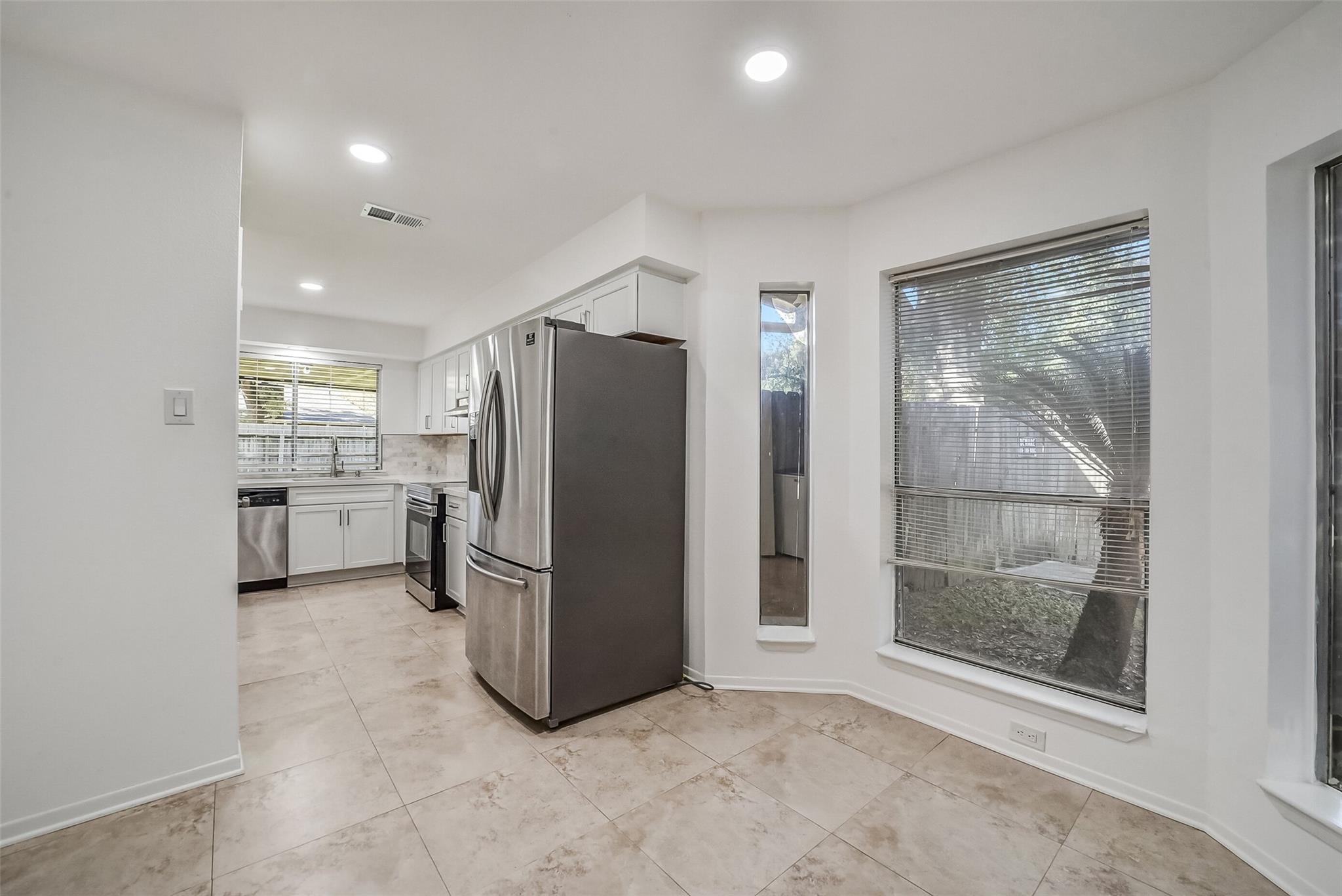 6906 Windy Pines Drive Property Photo 12