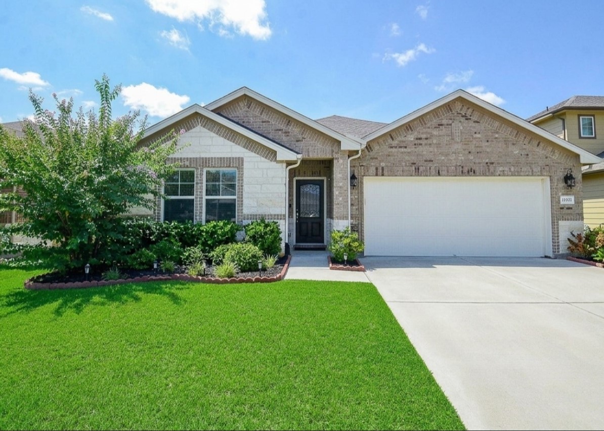 12821 S Winding Pines Drive Property Photo 3
