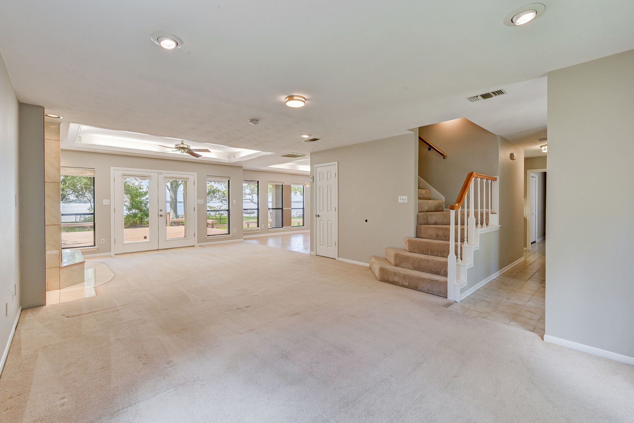 10045 Valley Drive S Property Photo 8
