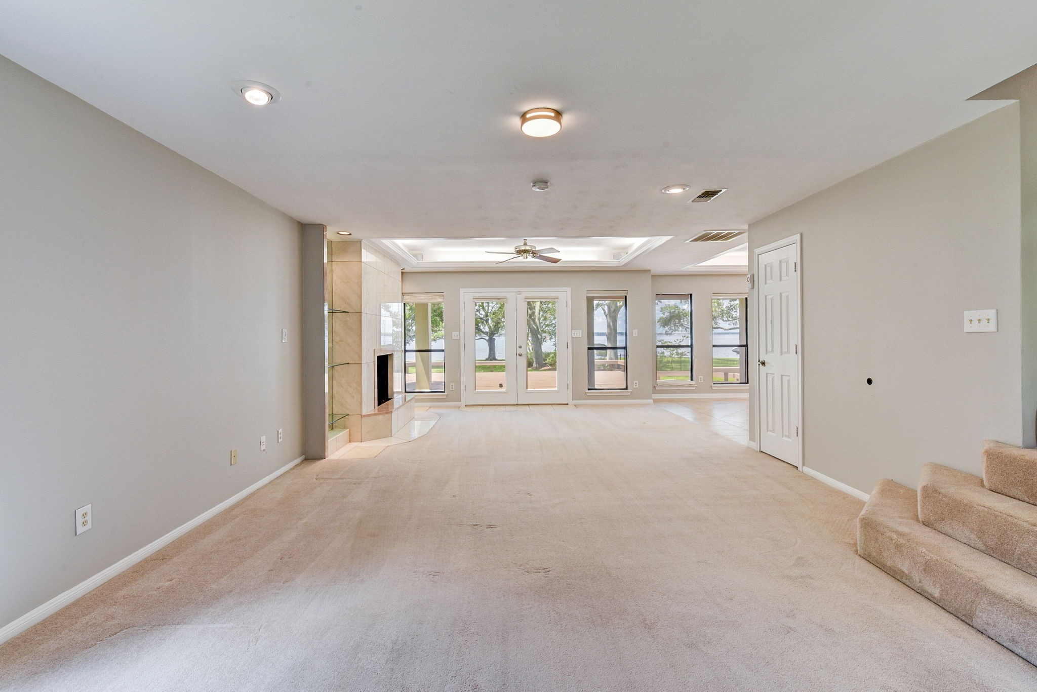 10045 Valley Drive S Property Photo 9