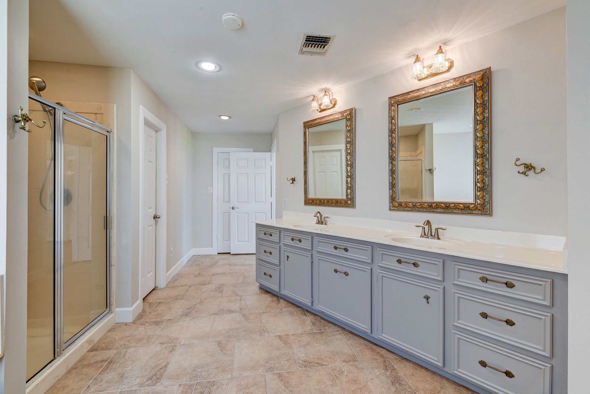 10045 Valley Drive S Property Photo 28