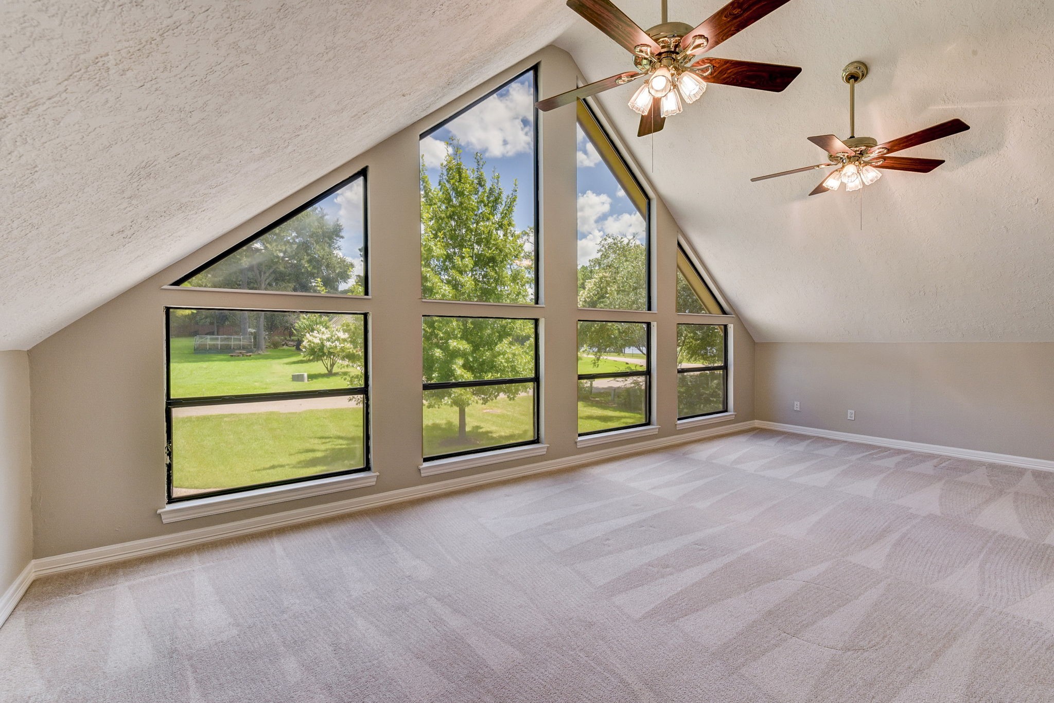 10045 Valley Drive S Property Photo 38