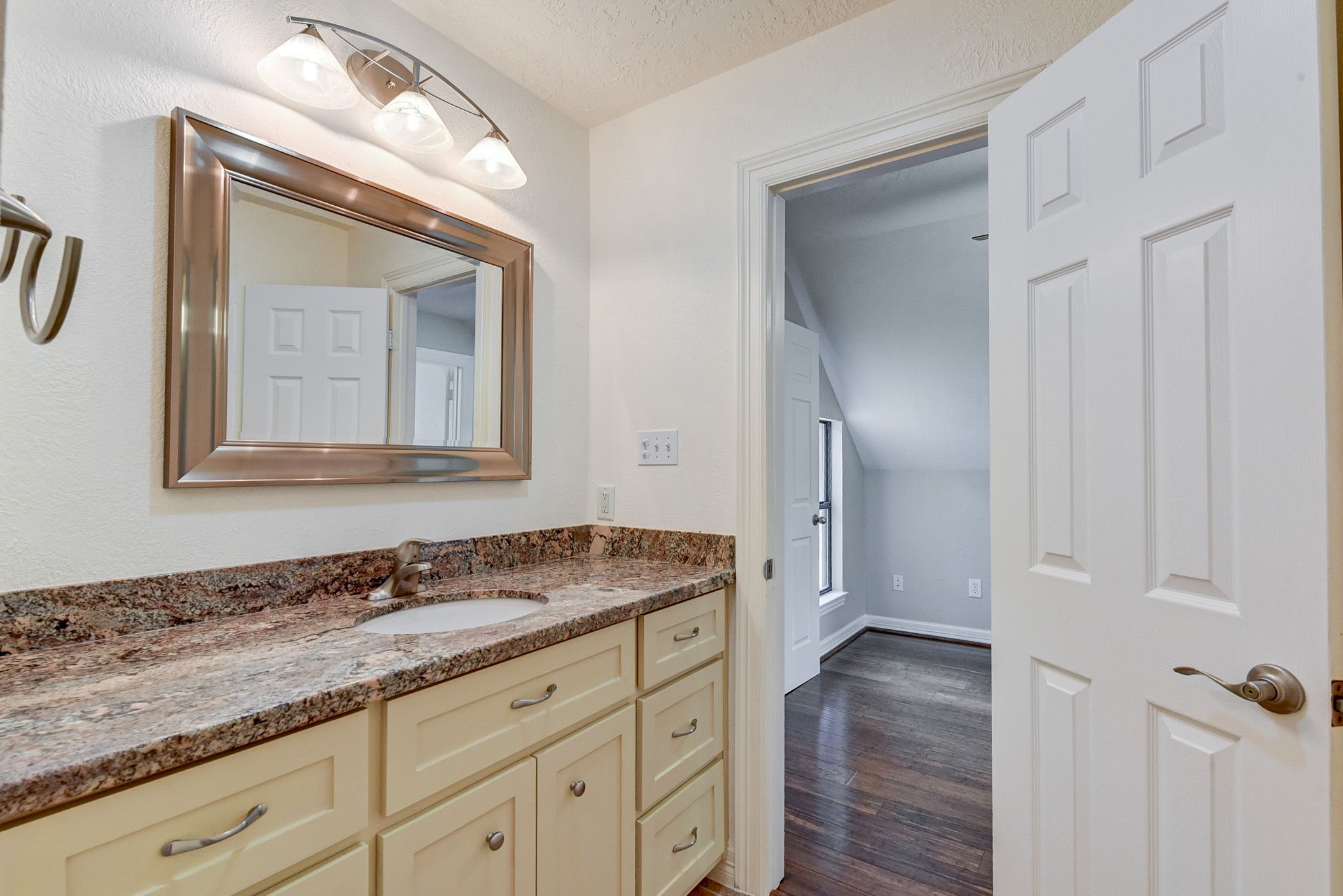 10045 Valley Drive S Property Photo 42