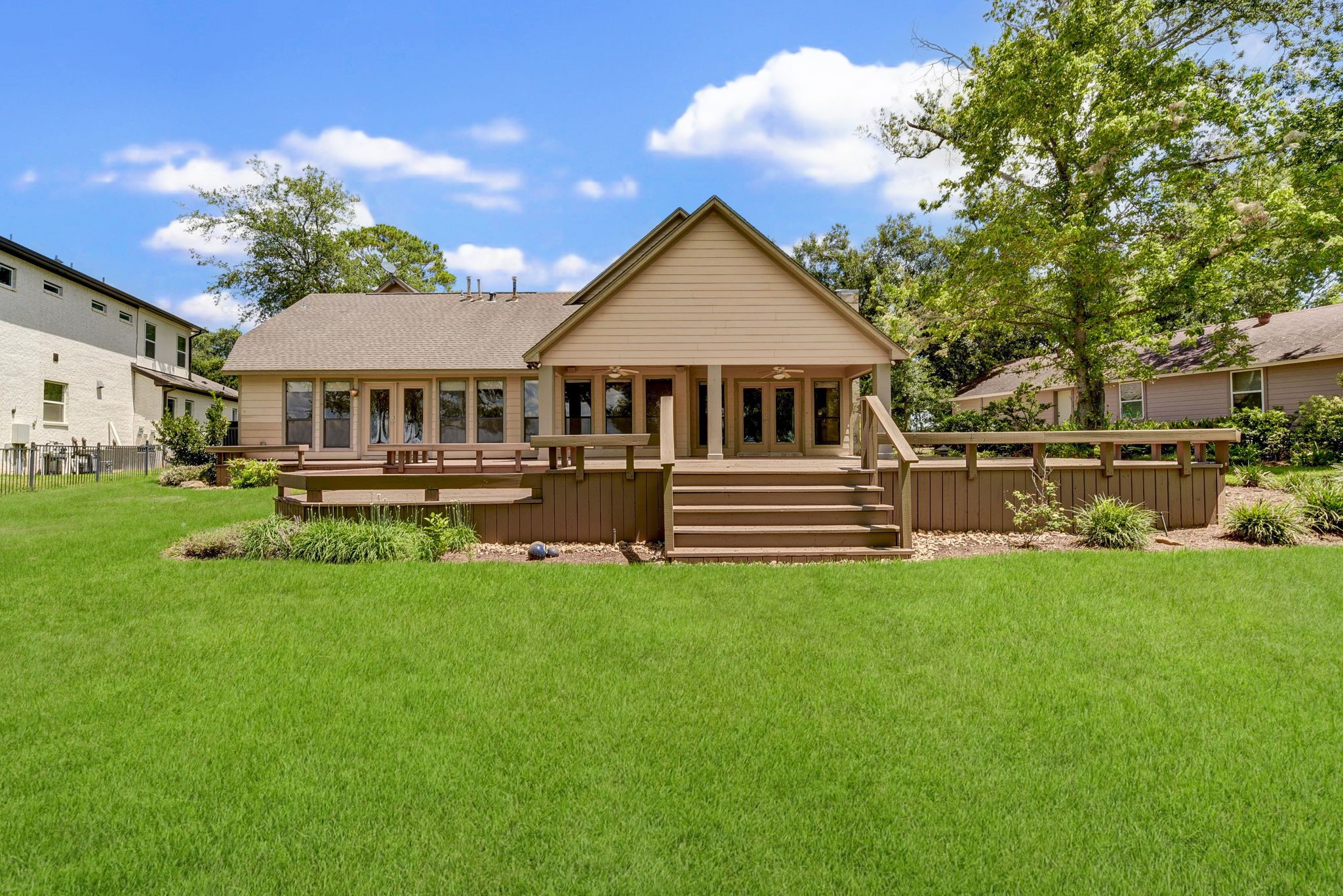 10045 Valley Drive S Property Photo 44