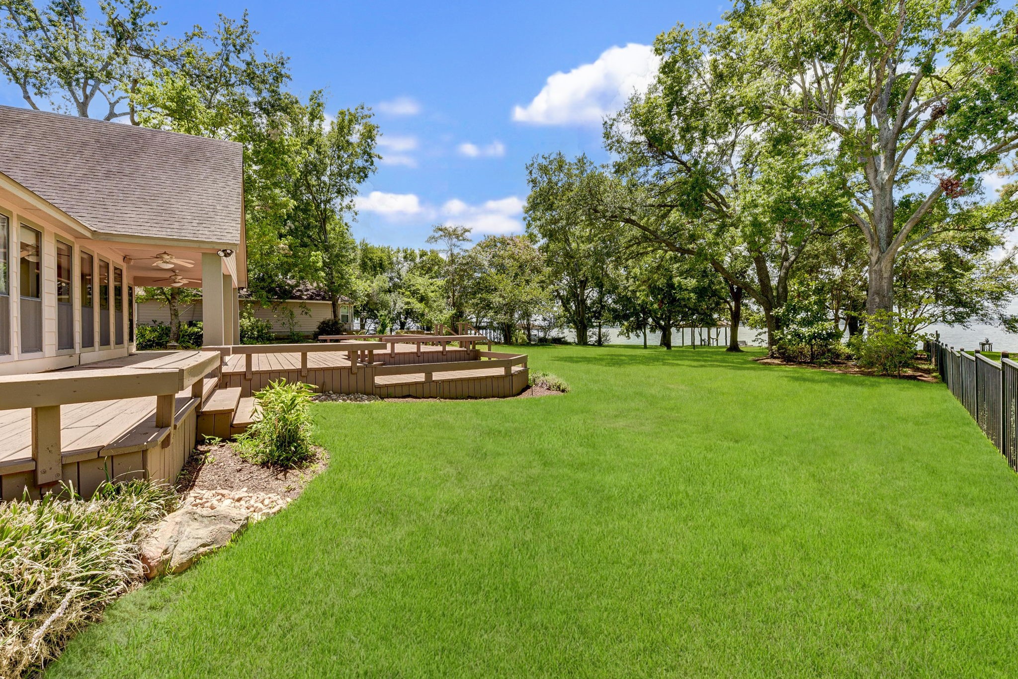10045 Valley Drive S Property Photo 47