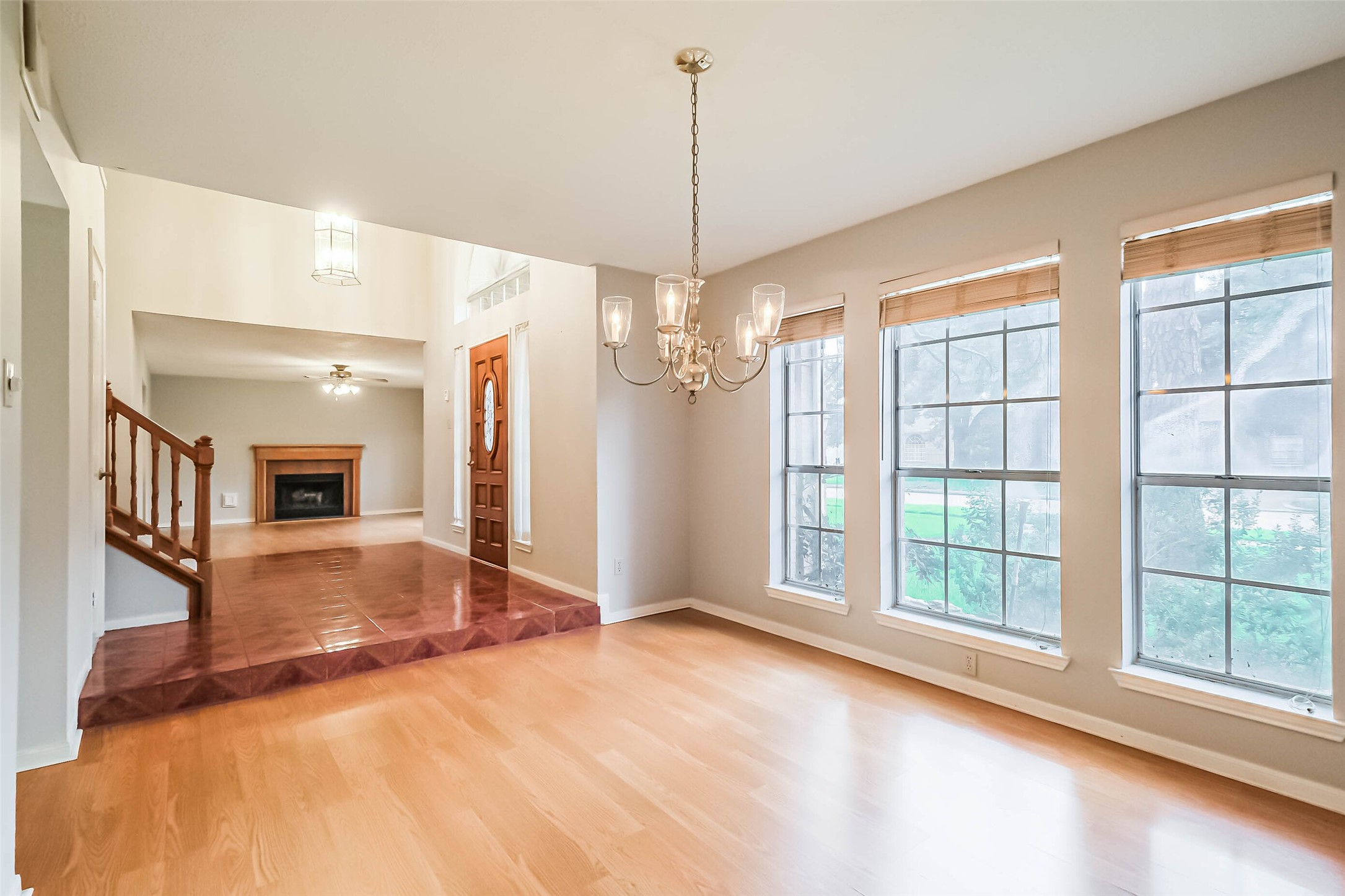 10218 Hedge Way Drive Property Photo 8