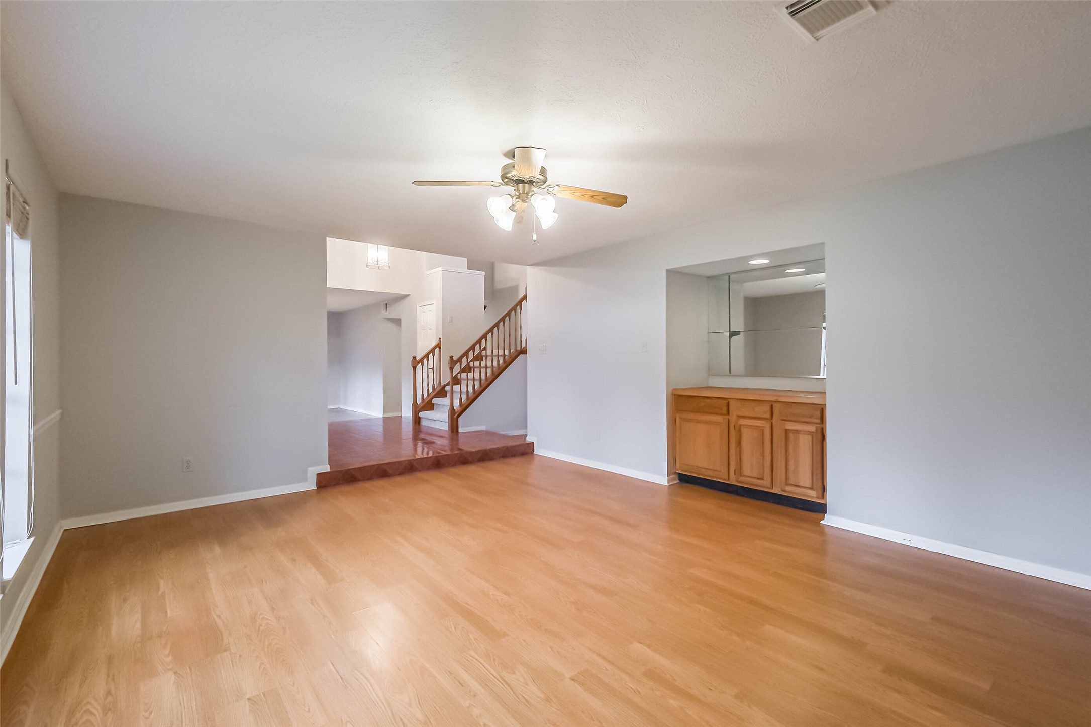 10218 Hedge Way Drive Property Photo 12
