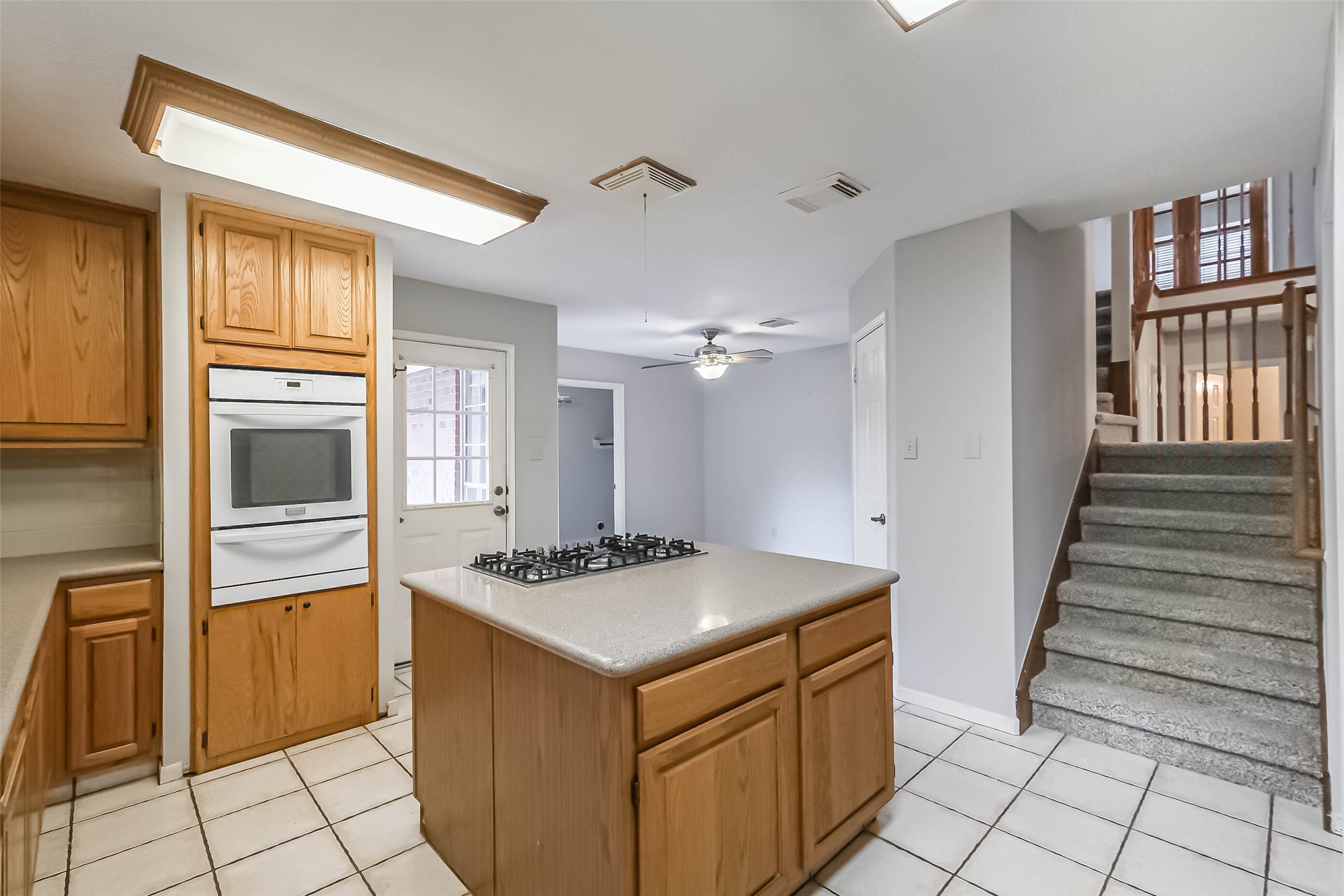10218 Hedge Way Drive Property Photo 16