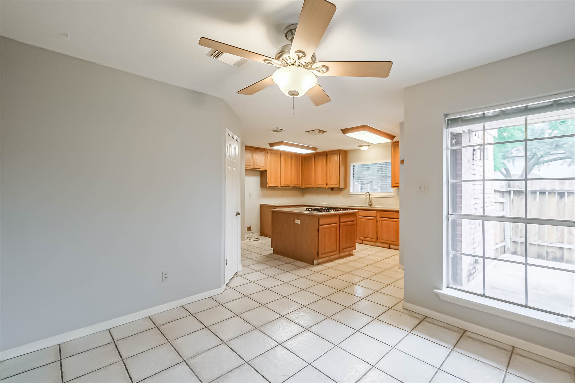 10218 Hedge Way Drive Property Photo 18