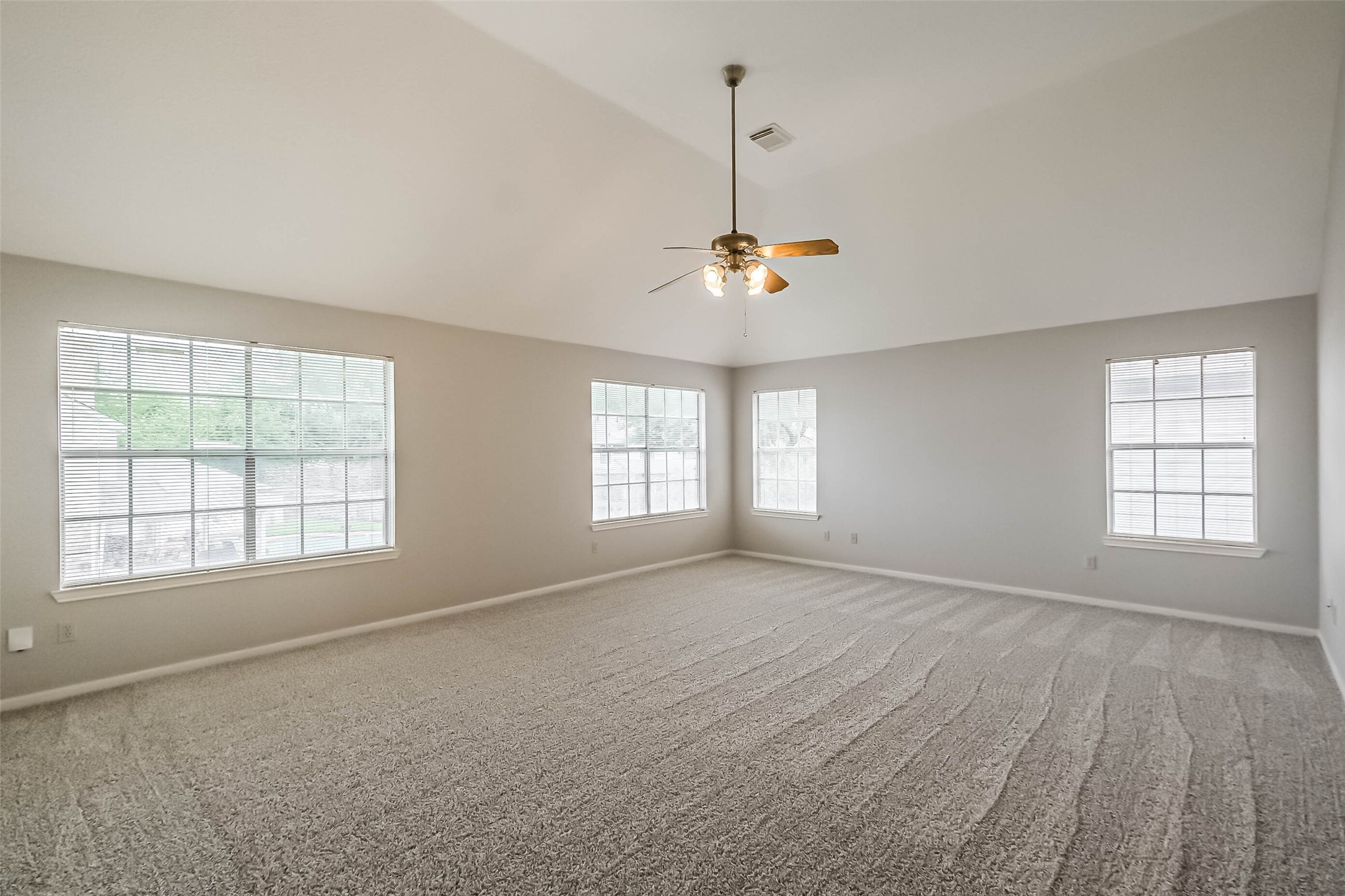 10218 Hedge Way Drive Property Photo 22