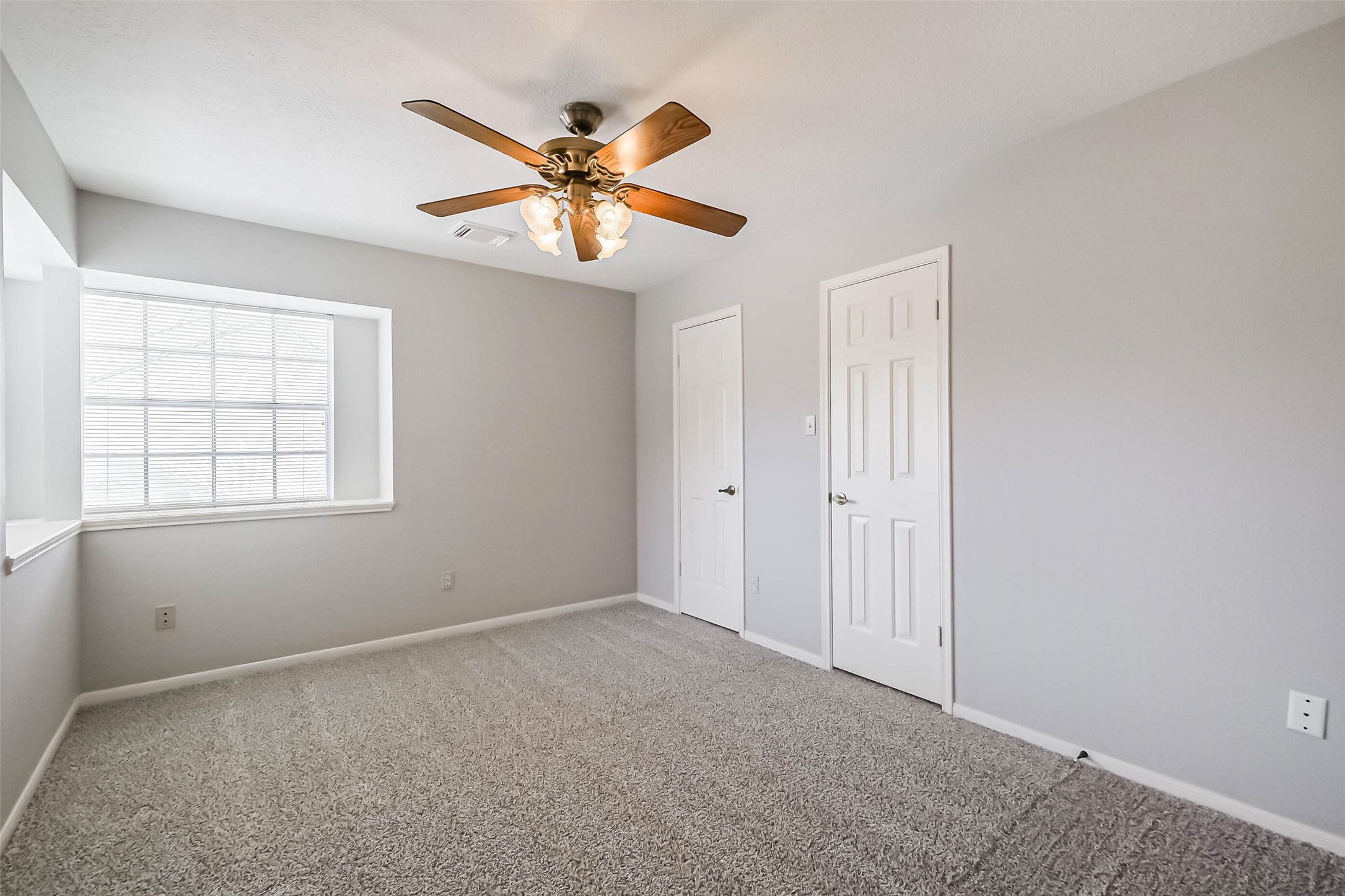 10218 Hedge Way Drive Property Photo 25