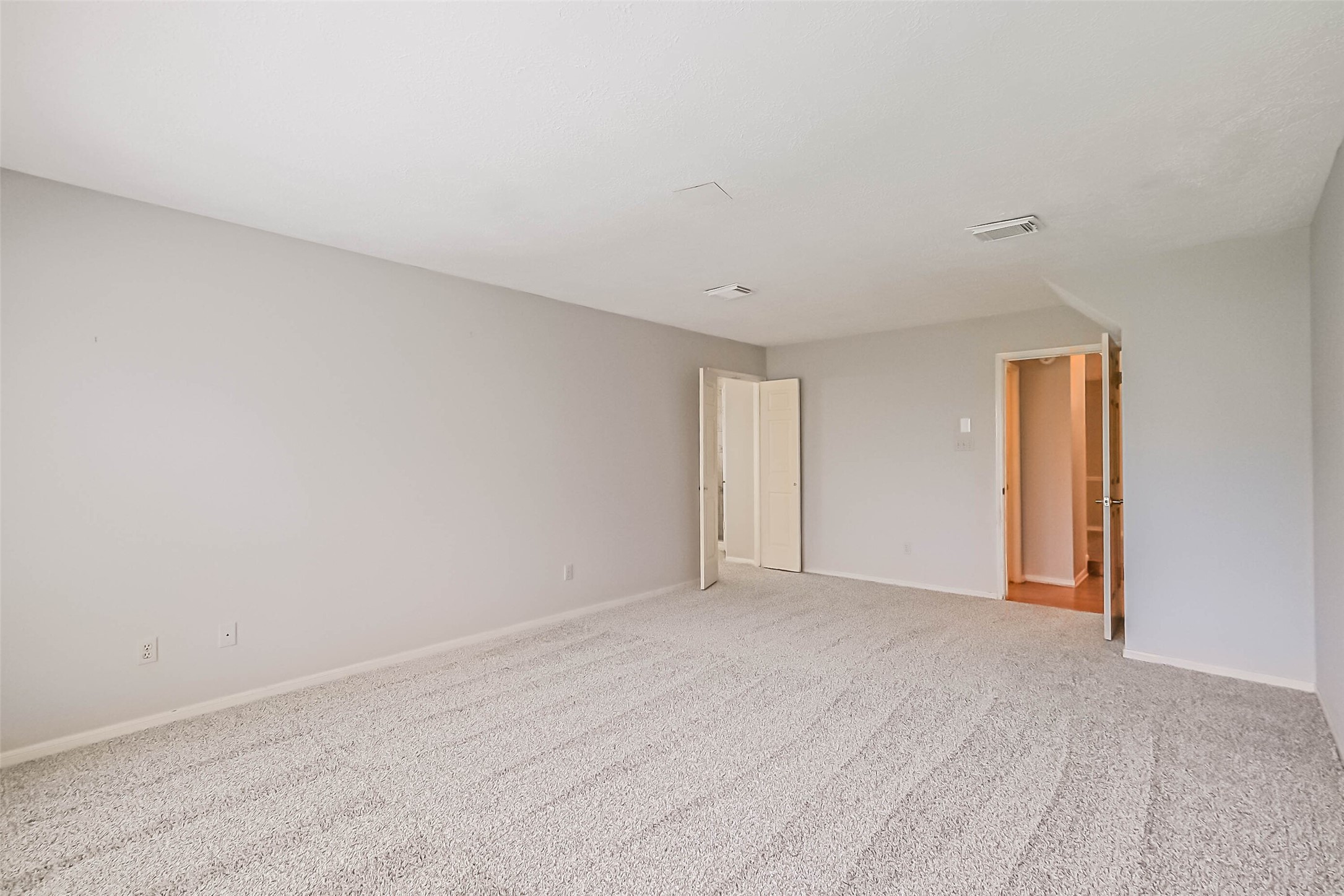 10218 Hedge Way Drive Property Photo 34