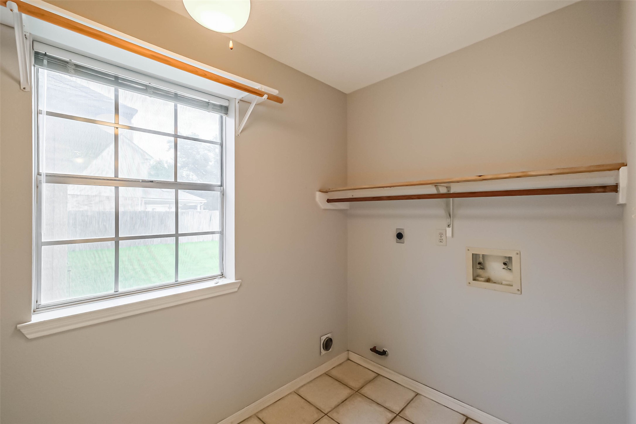 10218 Hedge Way Drive Property Photo 35