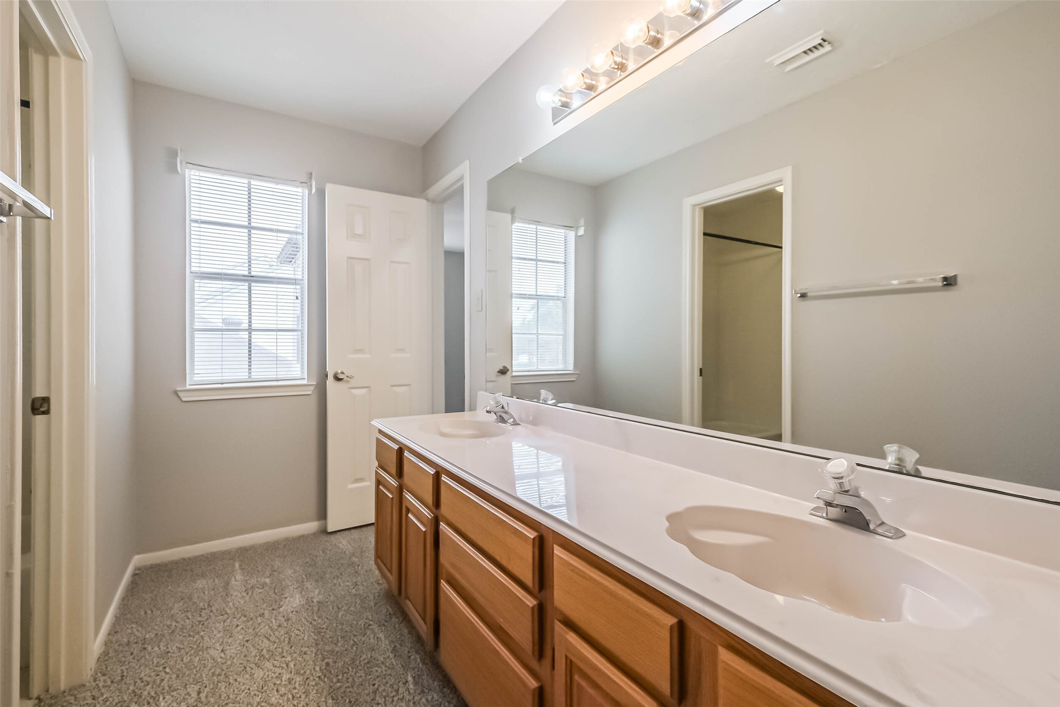 10218 Hedge Way Drive Property Photo 40