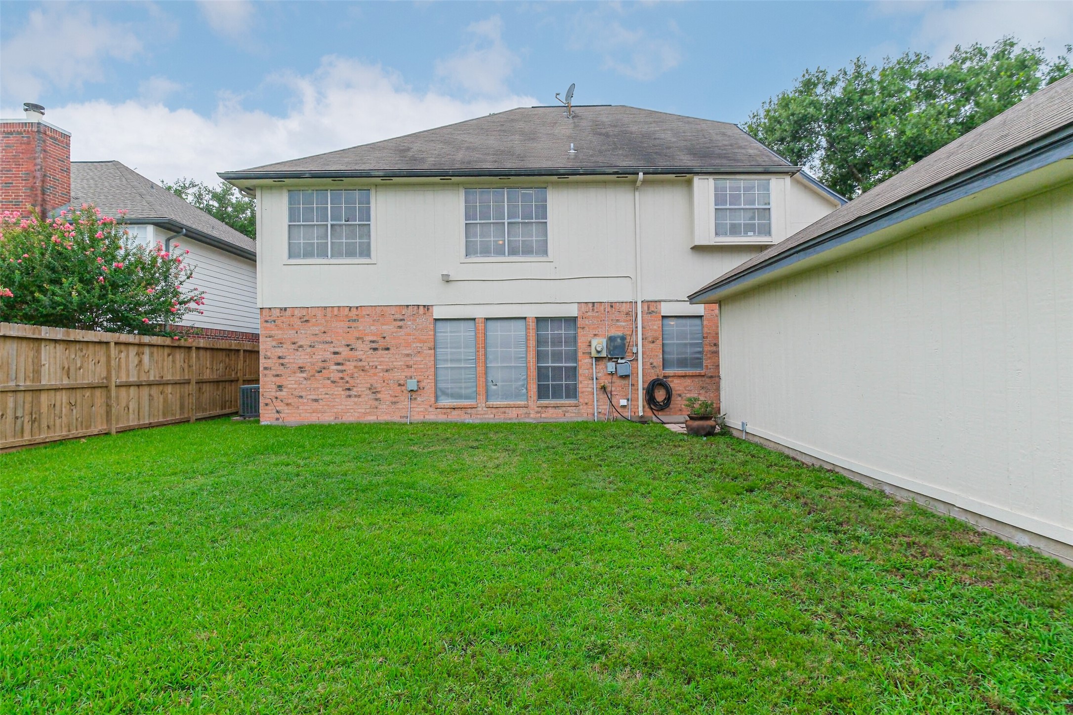 10218 Hedge Way Drive Property Photo 47