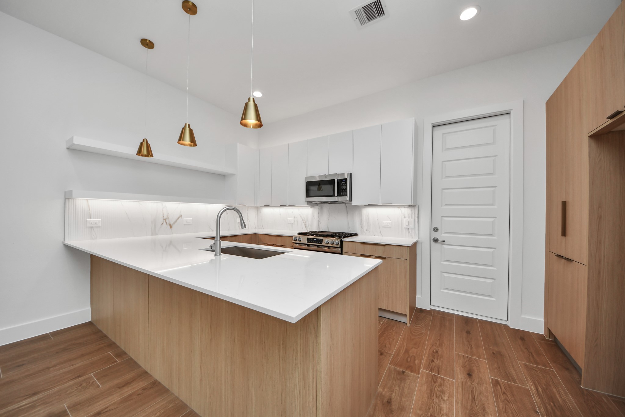 2216 Via Cami Property Photo 3