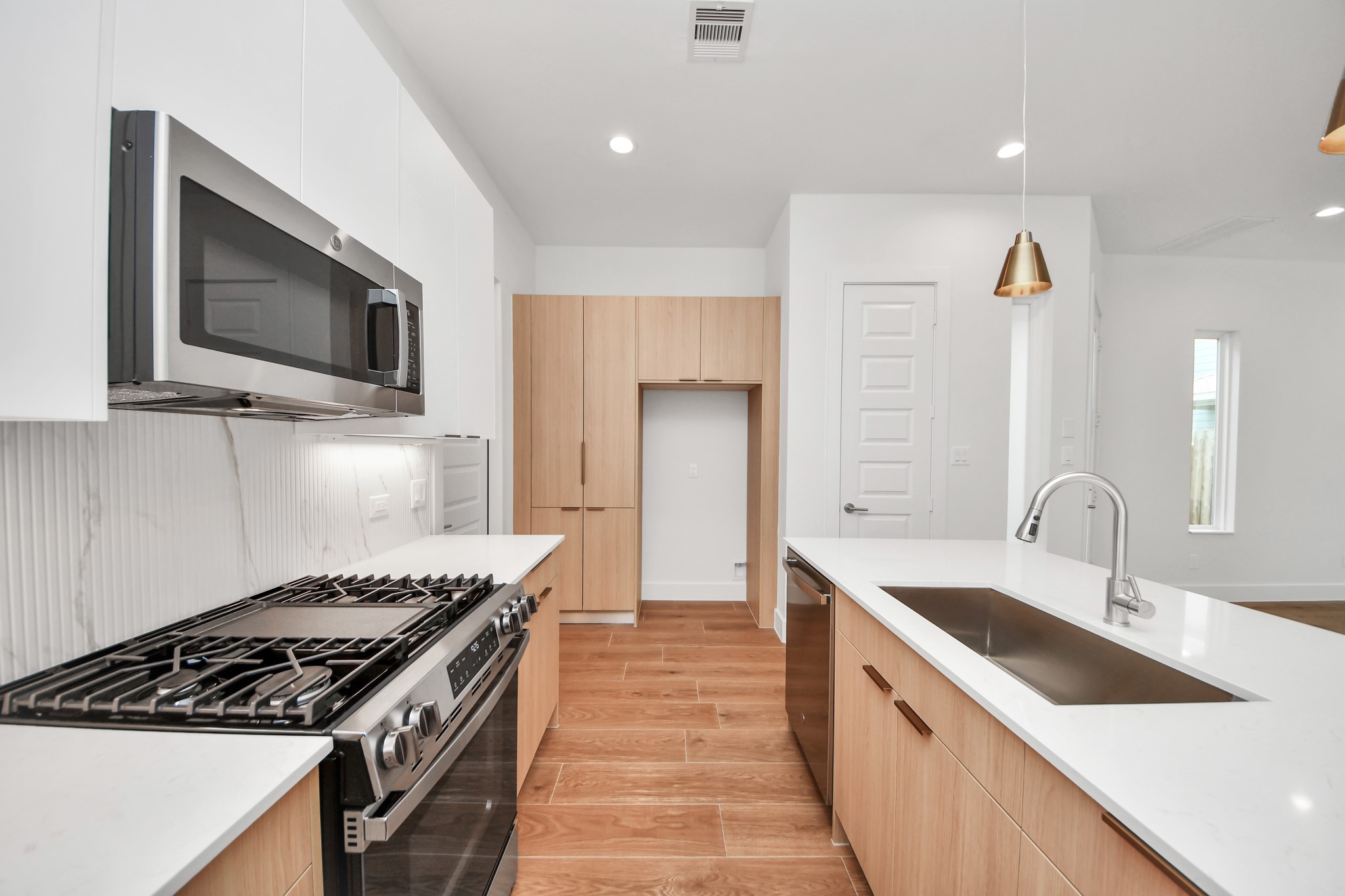 2216 Via Cami Property Photo 6