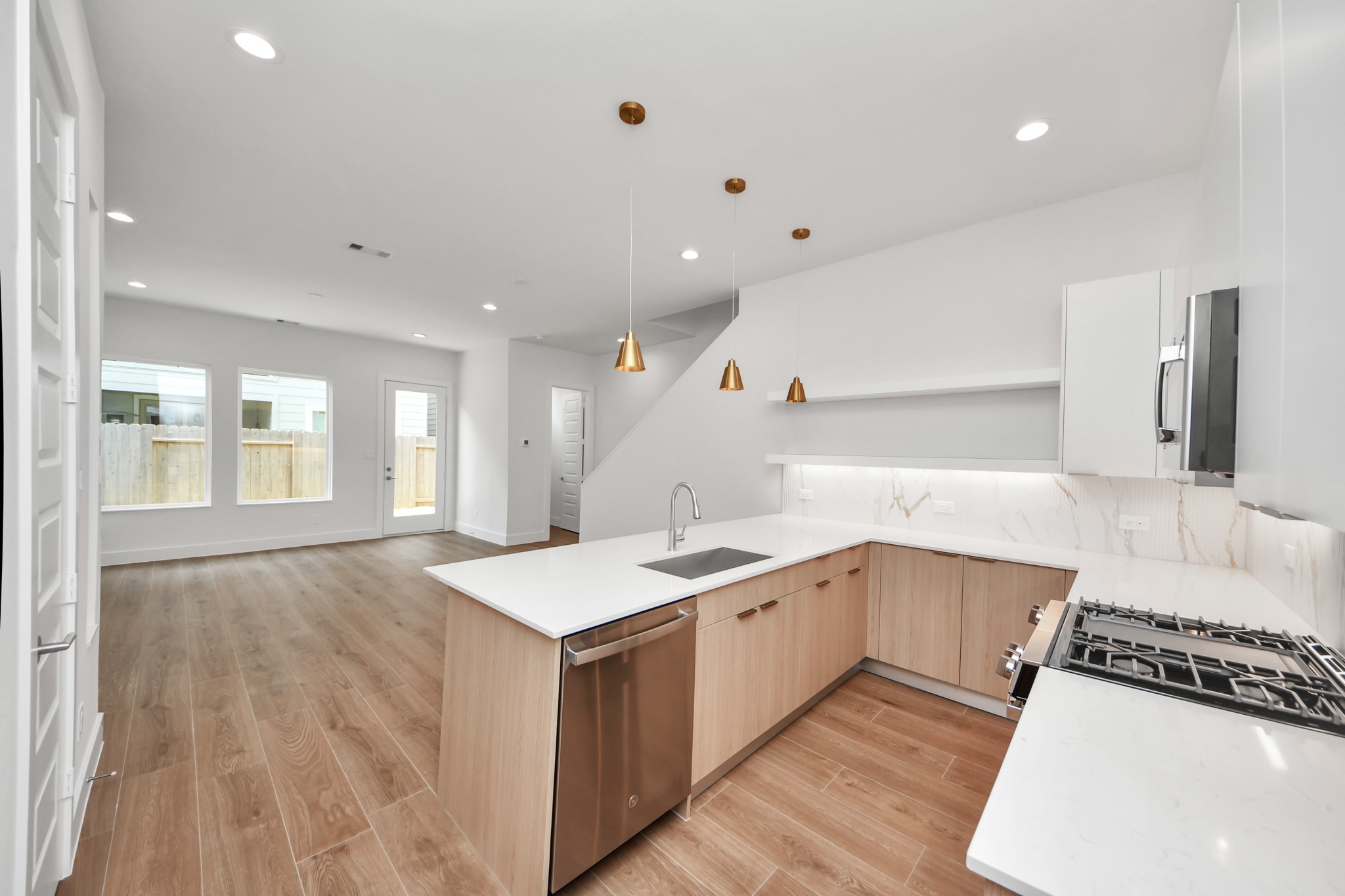 2216 Via Cami Property Photo 7