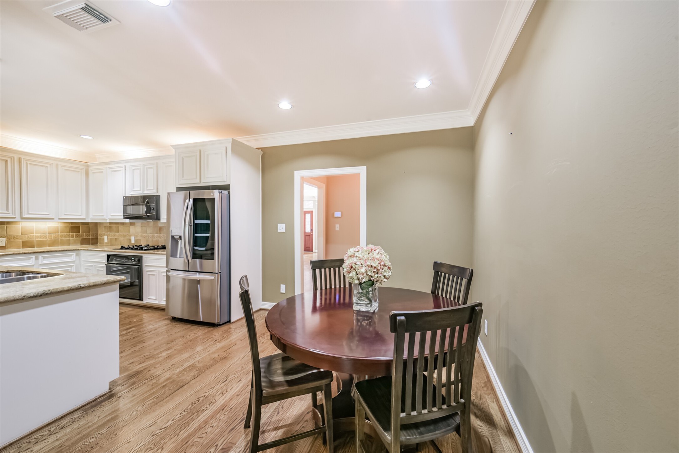 227 Mcgowen Street Property Photo 5