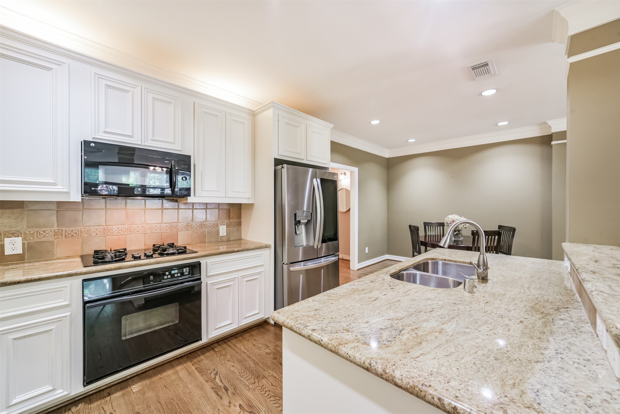 227 Mcgowen Street Property Photo 11