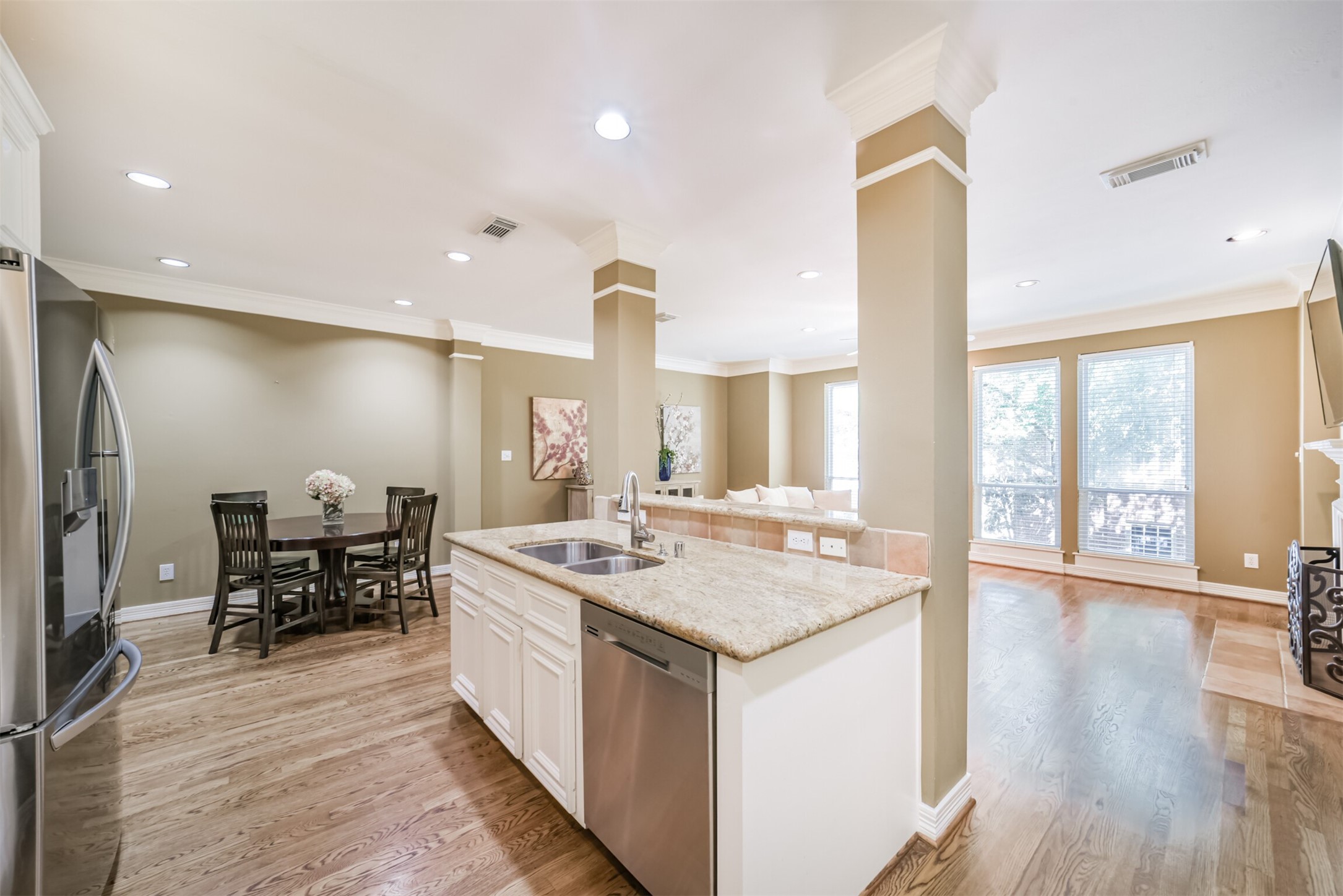 227 Mcgowen Street Property Photo 12