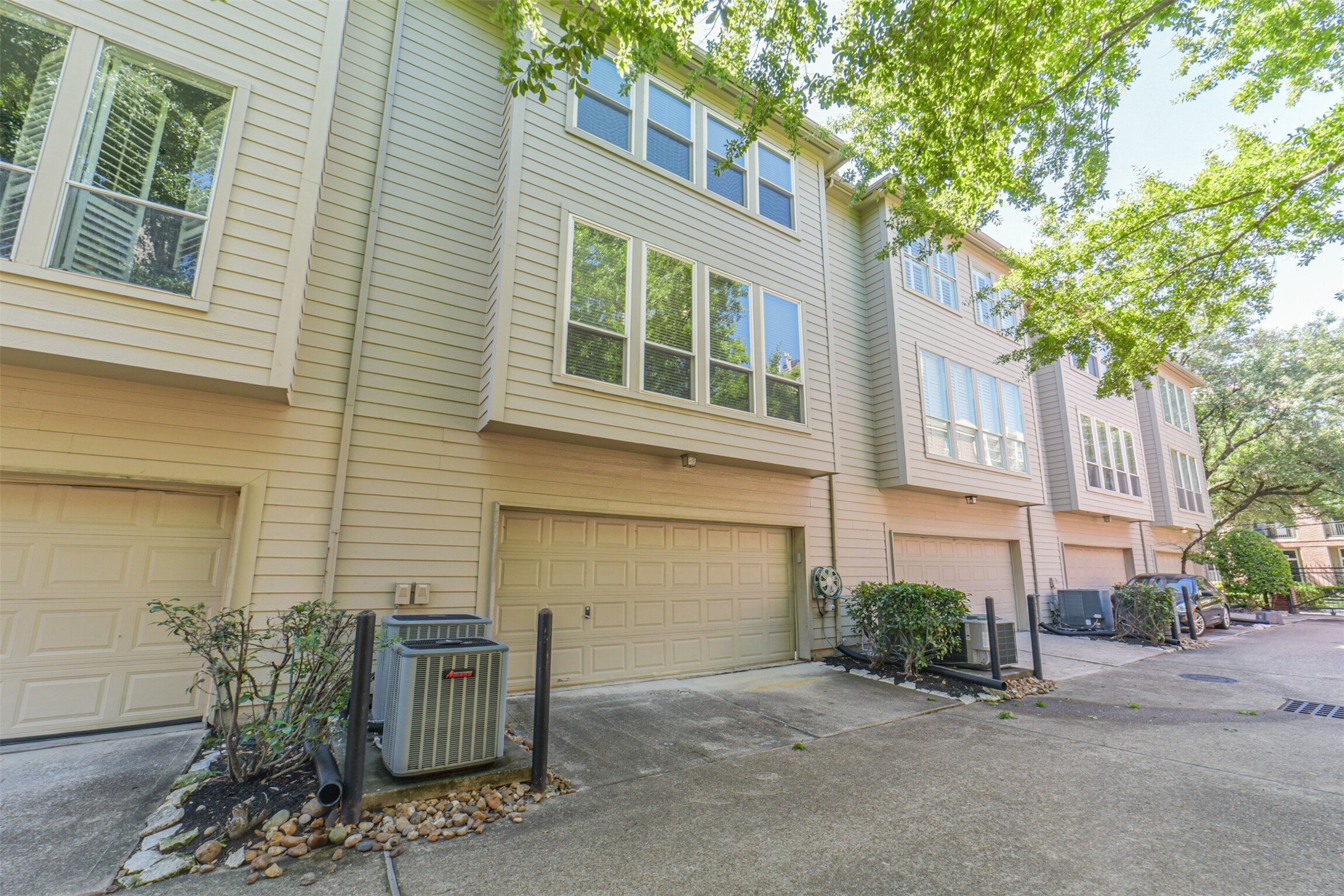 227 Mcgowen Street Property Photo 27